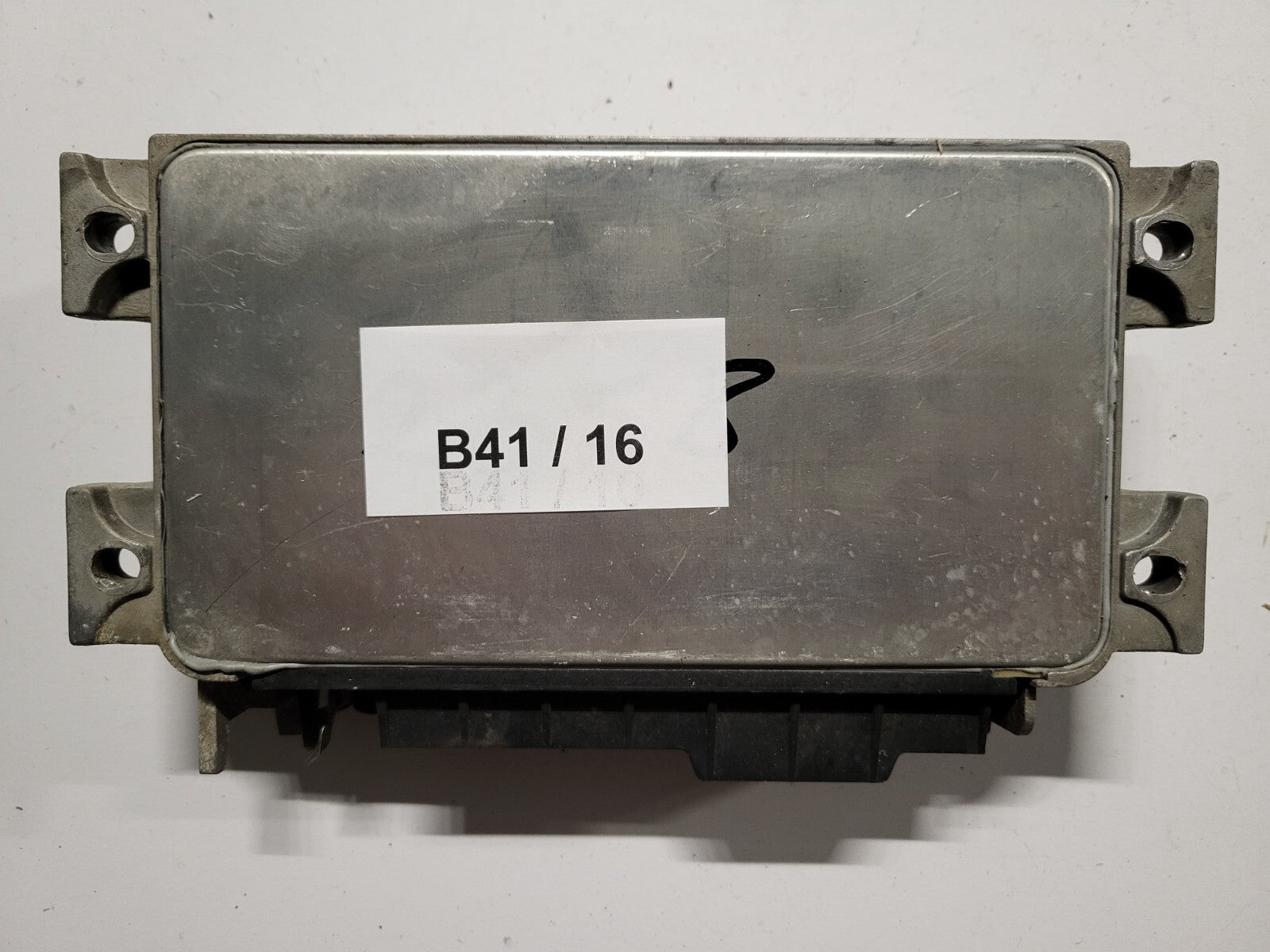 Fiat 500 1.1 ECU / IAW 16F.ER / 46475181 / 61602.068.05 /MAGNETI MARELLI