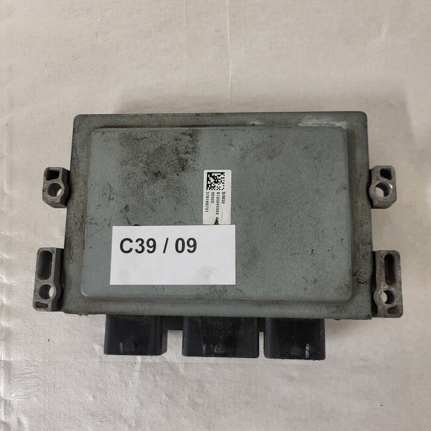 Renault Clio 3 ECU / S120200105A / 8200522357 / 8200510536 / SIM32 / S120200105