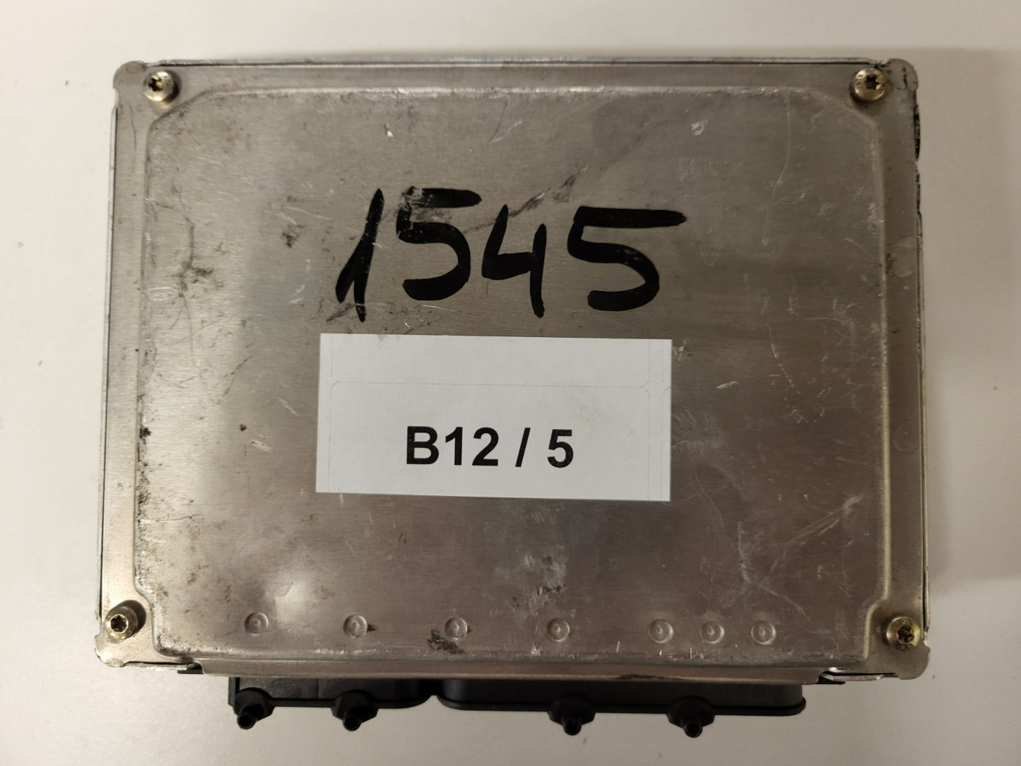 VW PASSAT ECU / 8D0907558B / 0261204774 / BOSCH