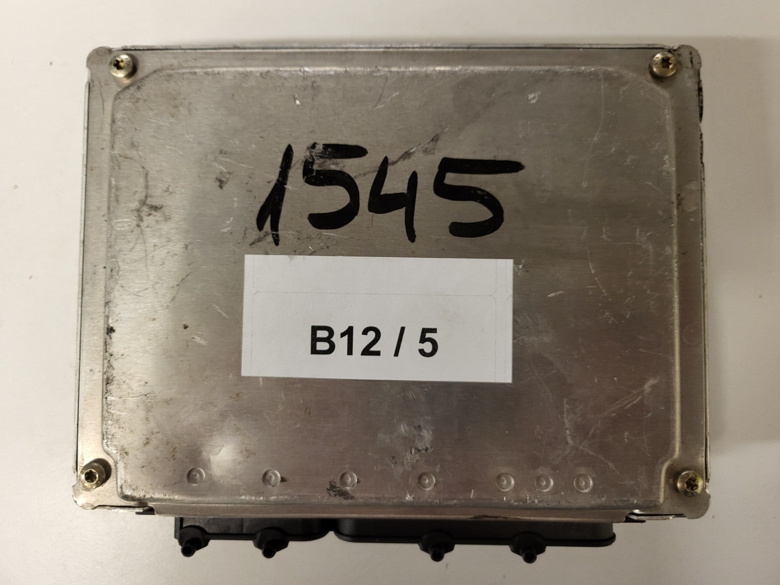 VW PASSAT ECU / 8D0907558B / 0261204774 / BOSCH