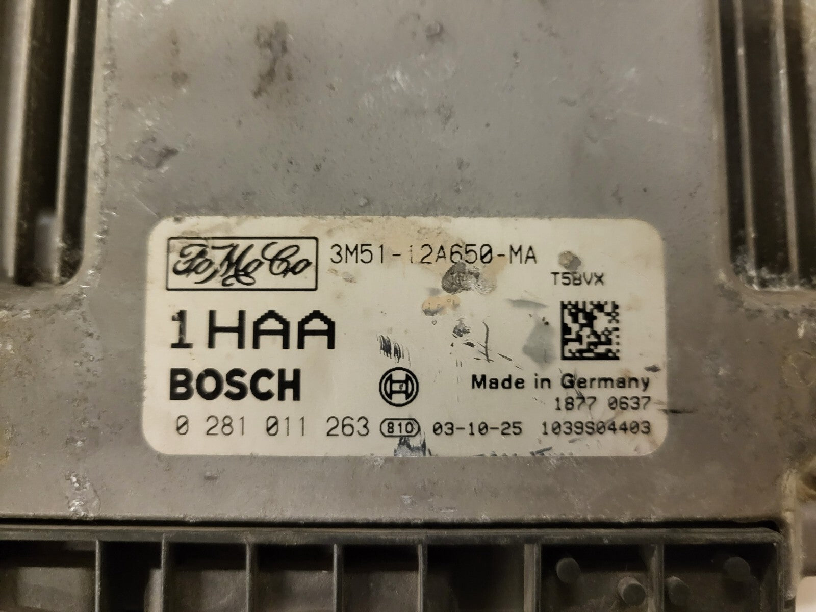 FORD FOCUS ECU / 3M51-12A650-MA / 0281011263 / 1HAA / BOSCH