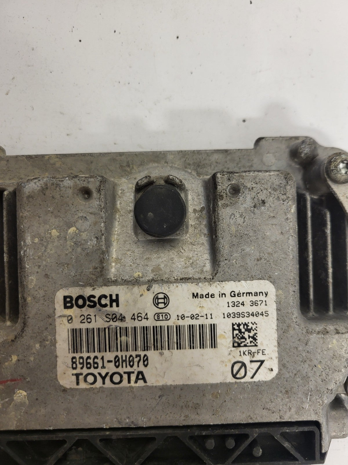 TOYOTA AYGO ECU / 0261S04464 / 89661-0H070 / 1KR-FE / BOSCH
