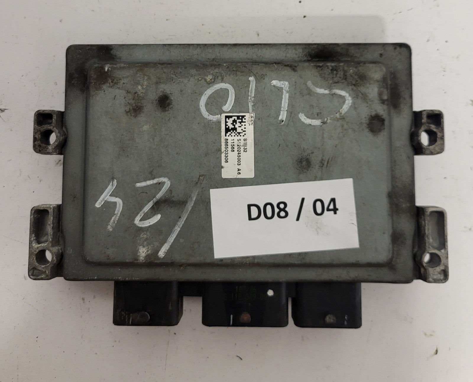 RENAULT ECU / S120201109A / SIM32 / 8200473744 / 8200400246 / SIEMENS