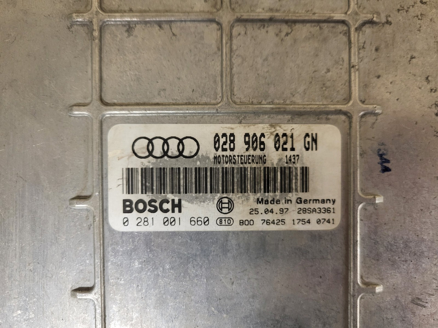 Audi A4 ECU / 0281001660 / 028906021GN / BOSCH