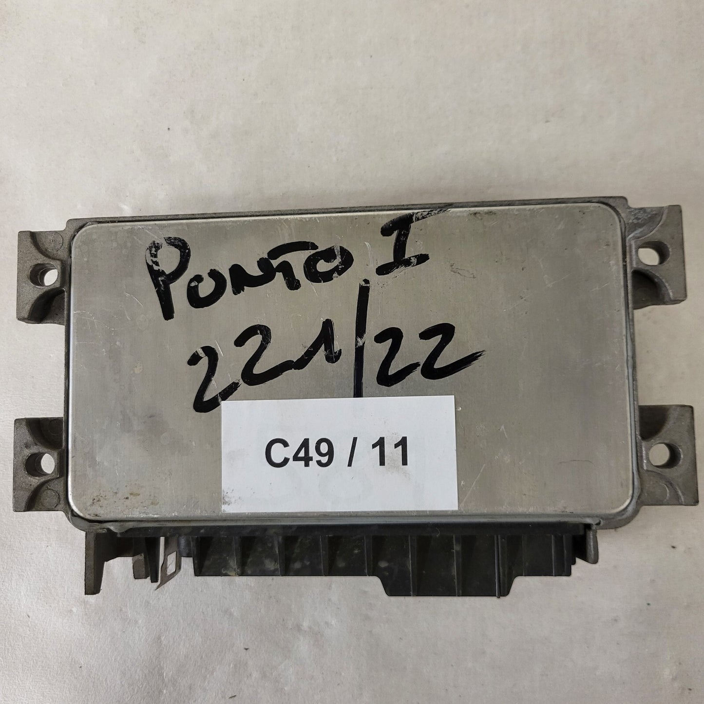 FIAT PUNTO 1.2 ECU / 16F.E3 / 46531212 / 61602.106.01 / MAGNETI MARELLI