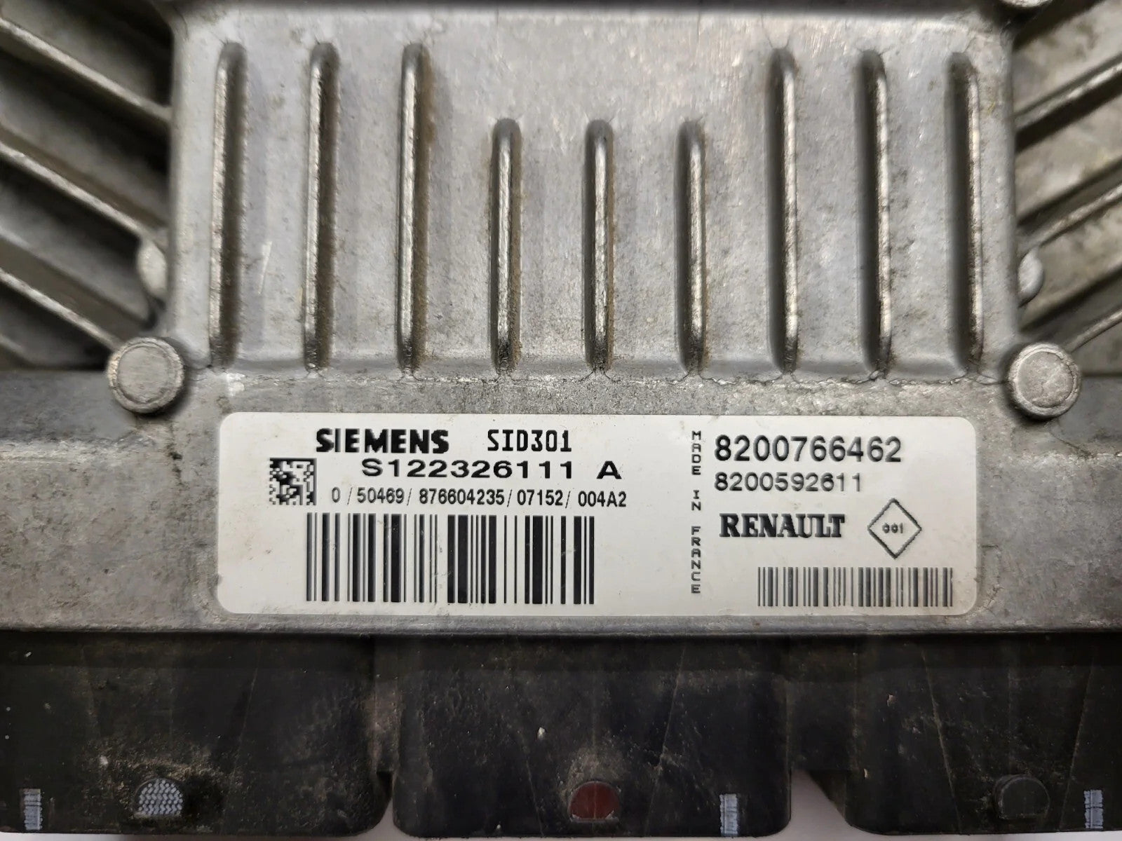 Renault ECU / S122326111A / S122326111 A / 8200766462 /8200592611 / SIEMENS