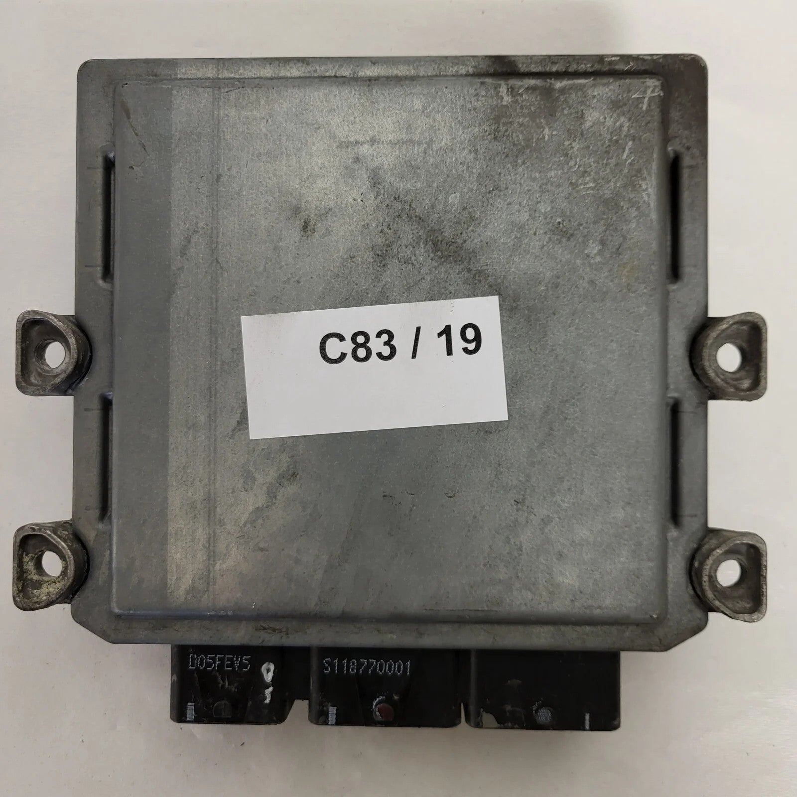 VOLVO ECU / 5WS40212G-T / 30729518 / SID803 / D1.C / SIEMENS