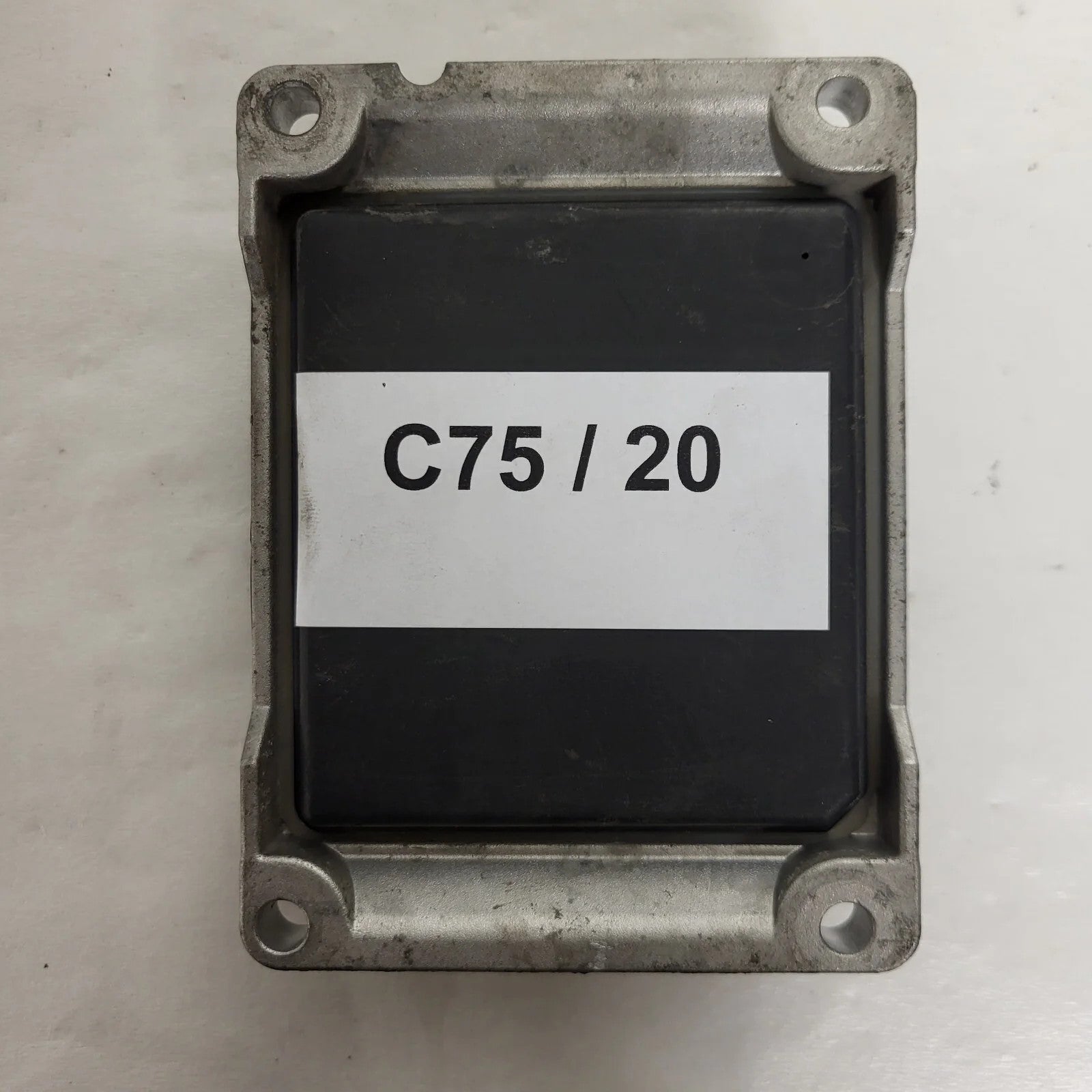 OPEL CORSA D ECU / 0261208939 / 55557932 / AW / BOSCH