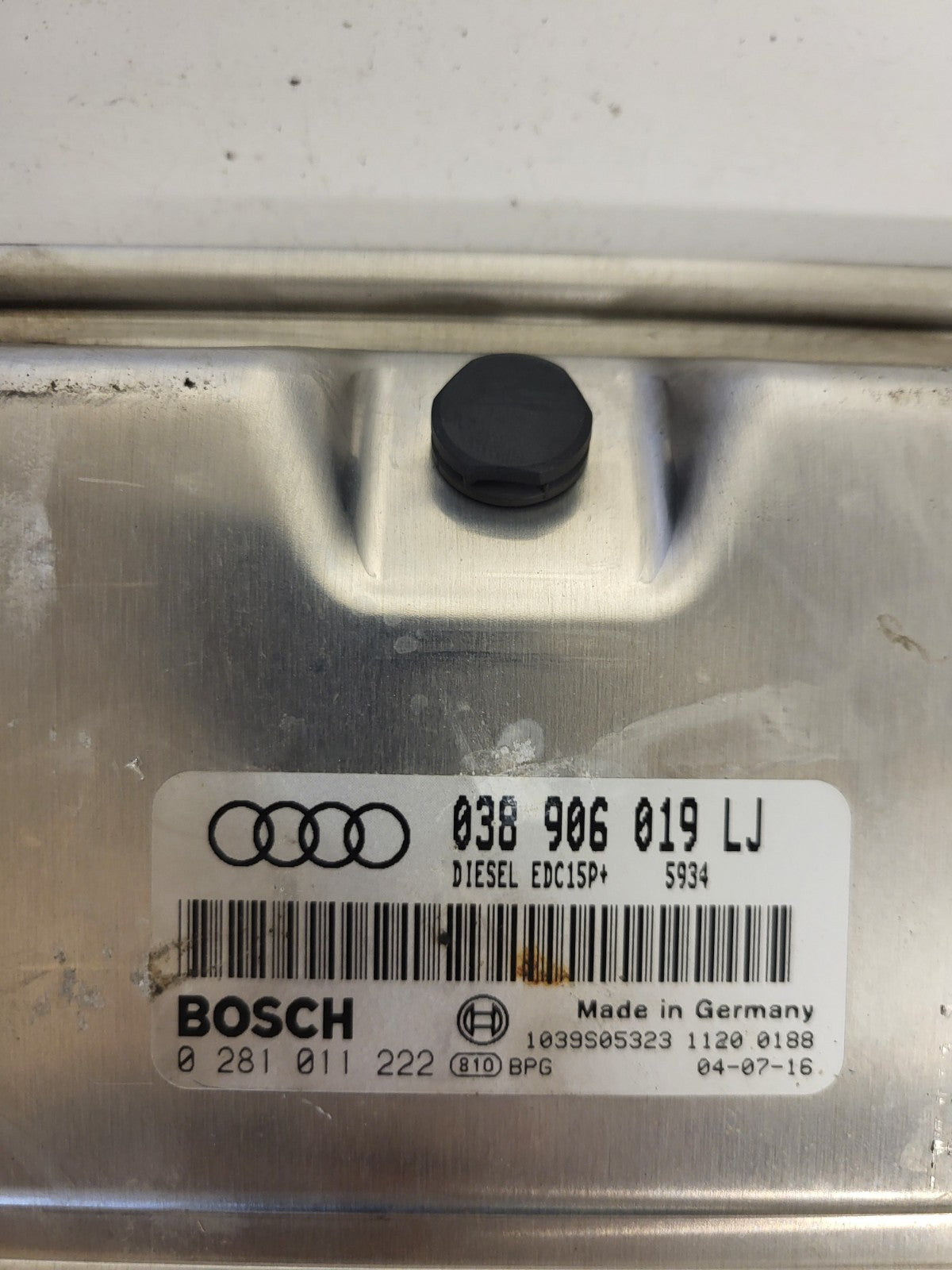 AUDI A4 ECU / 038906019LJ / 0281011222 / EDC15P+ / BOSCH