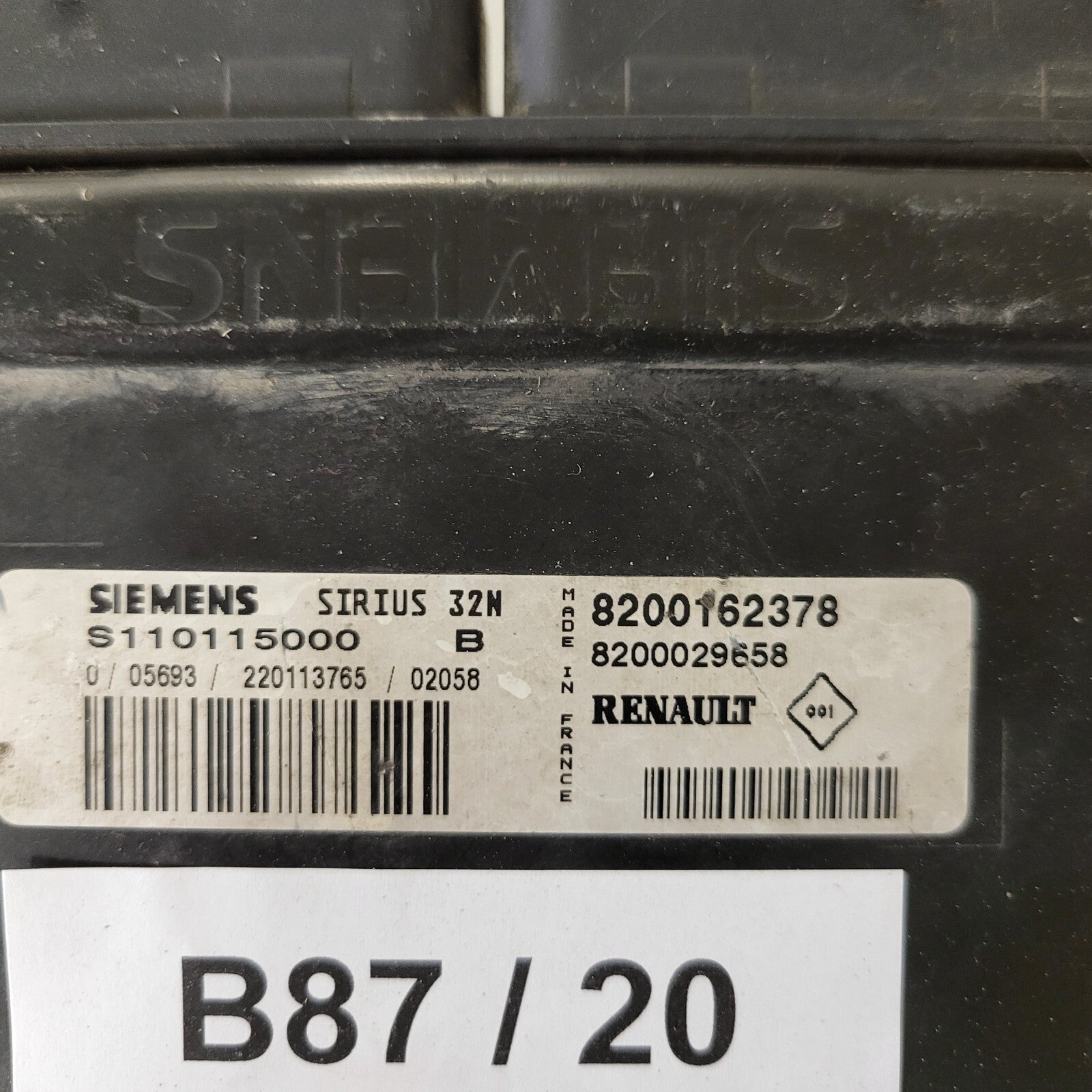 Renault ECU / S110115000B / S110115000 / 8200162378 / 8200029658 / SIEMENS