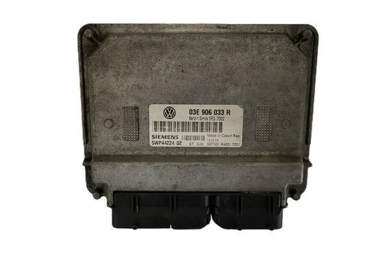 VW POLO SEAT IBIZA ECU / 03E906033R / 5WP44224 02 / 3PG 7002 / SIEMENS
