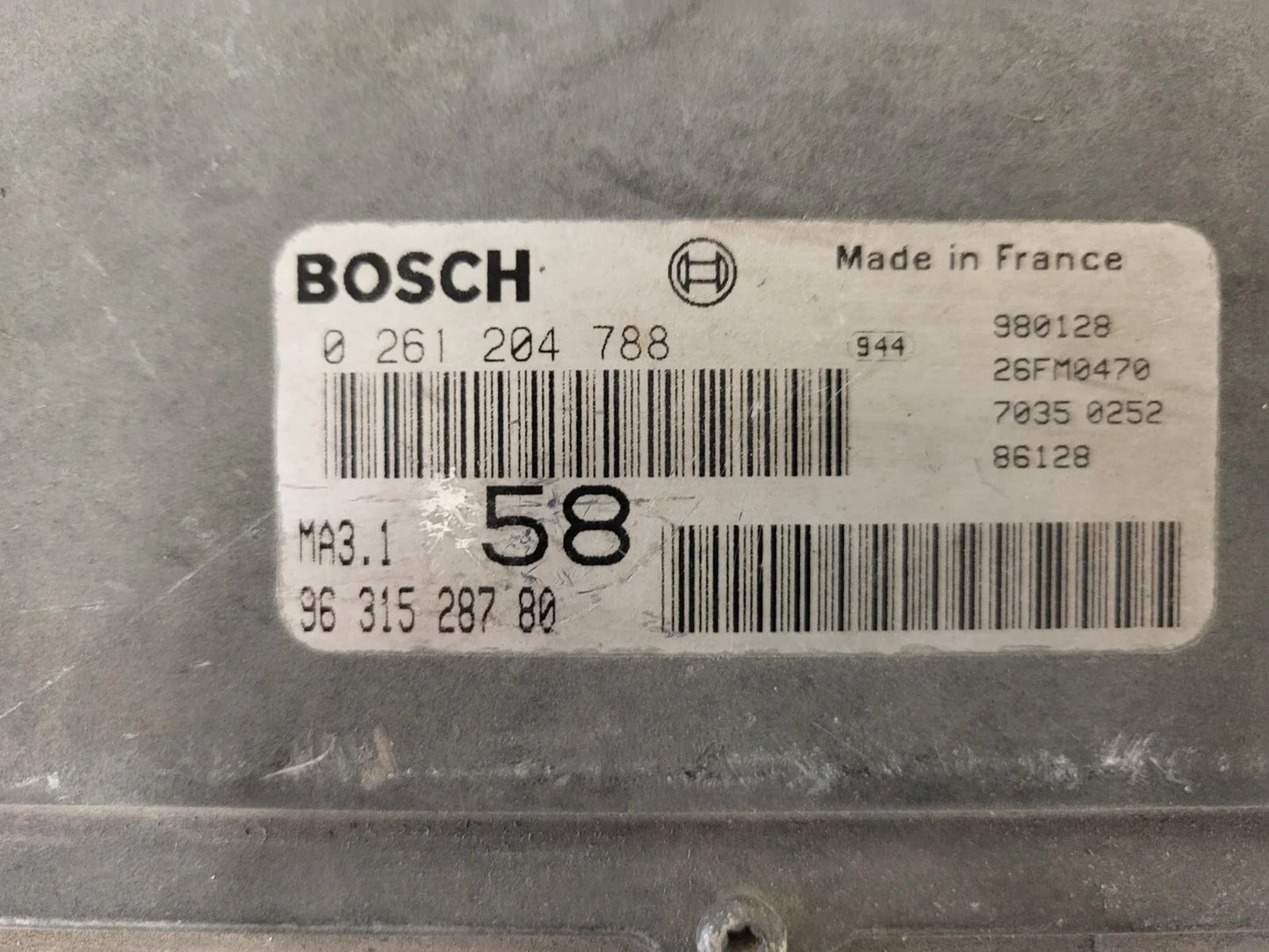 Peugeot Citroen ECU / 0261204788 / 9631528780 / BOSCH