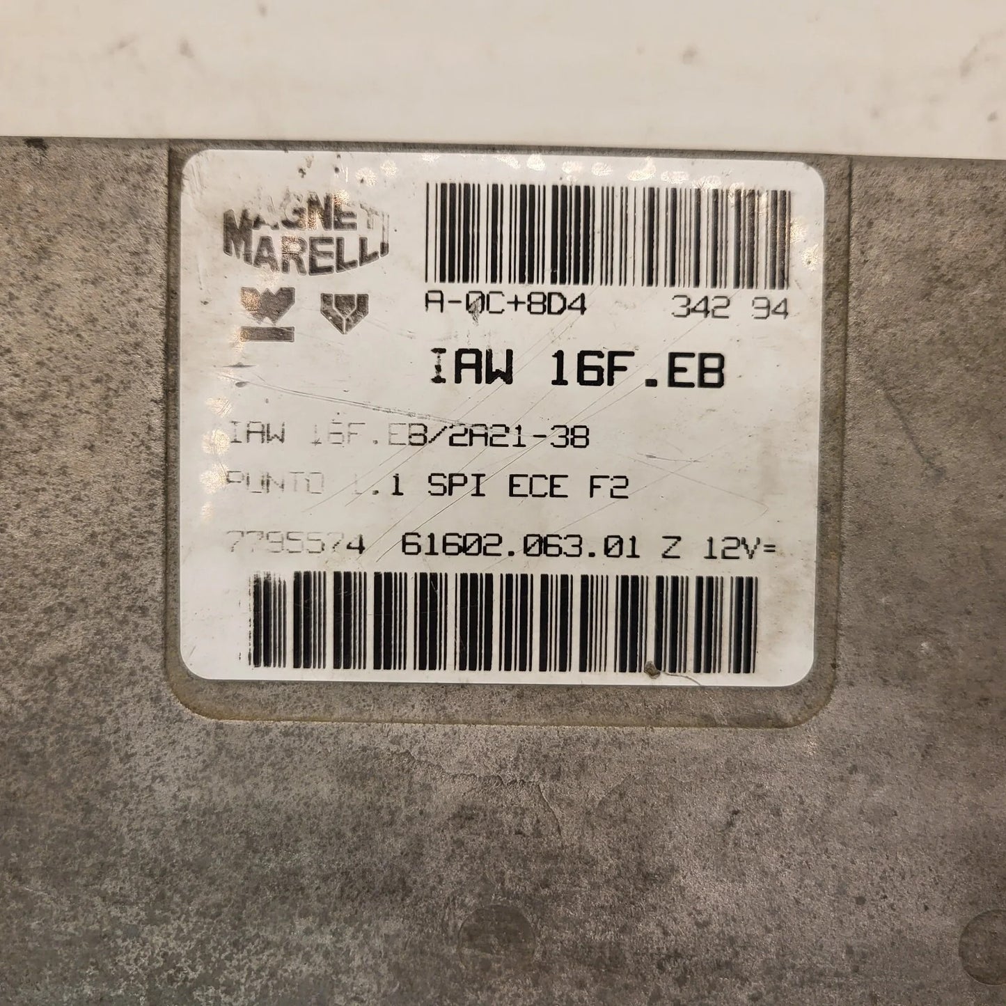 Fiat Punto 1.1 ECU / IAW 16F.EB / 7795574 / 61602.063.01 / MAGNETI MARELLI