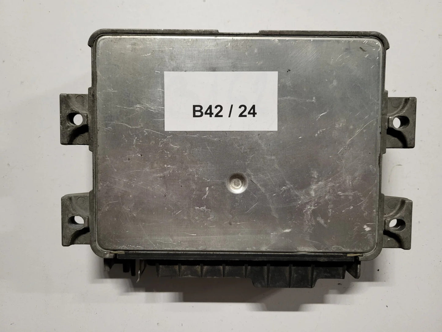 Fiat Palio ECU / IAW 18F.B8 / 46785504 / 61600.530.01 / MAGNETI MARELLI