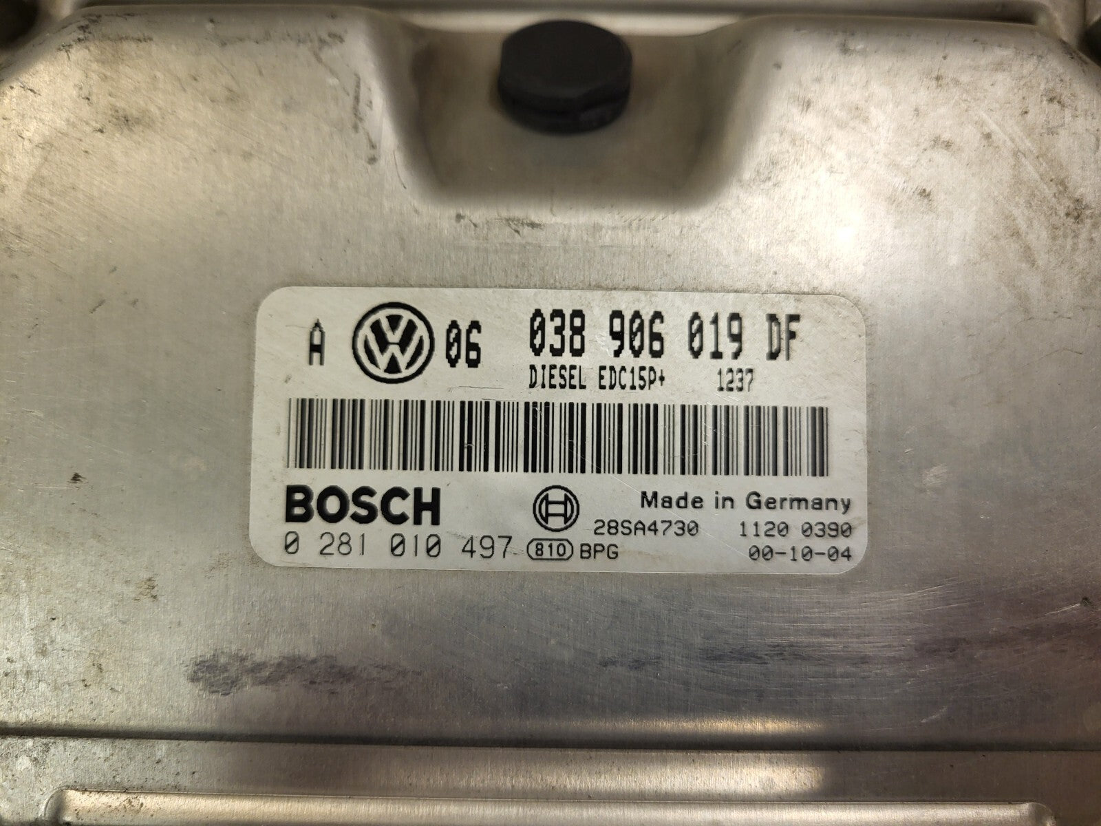 VW GOLF VAG ECU / 038906019DF / 0281010497 / EDC15P+ / 28SA5043 / 038906019