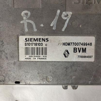 Renault Clio ECU / S101729103P / HOM 7700851758 / 7700864476 / S101729103