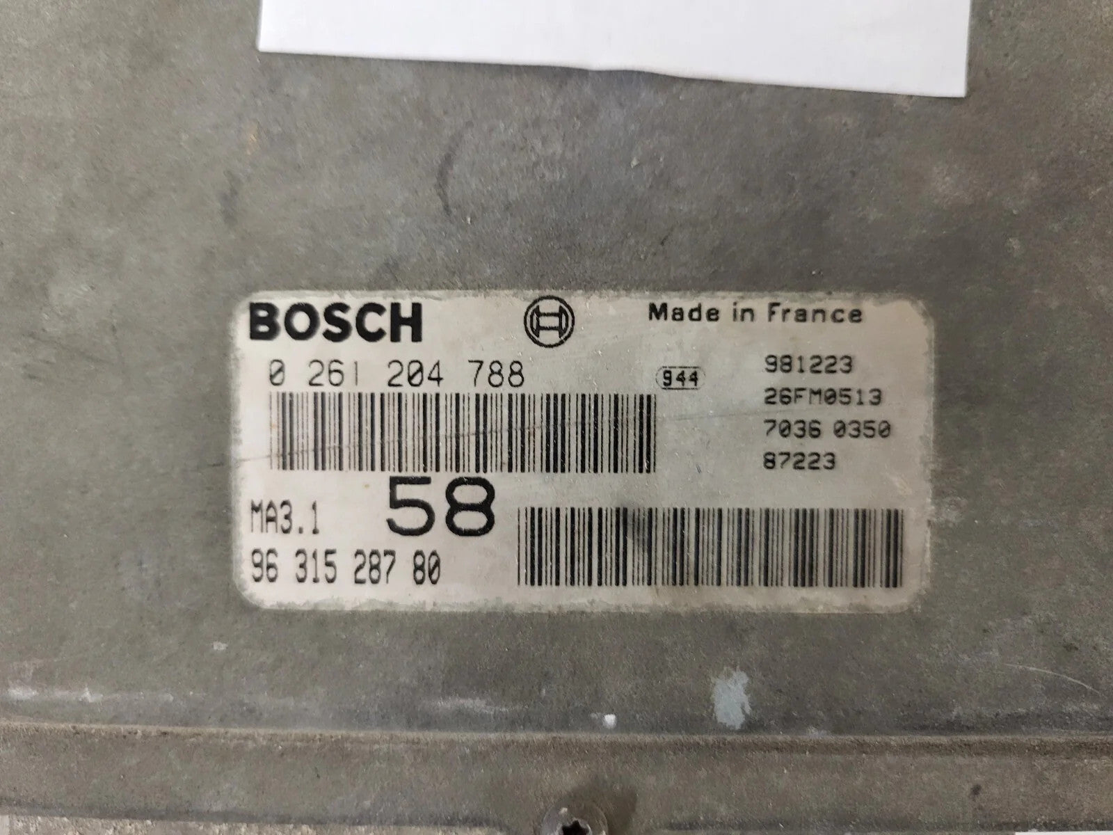 Peugeot Citroen ECU / 0261204788 / 9631528780 / BOSCH