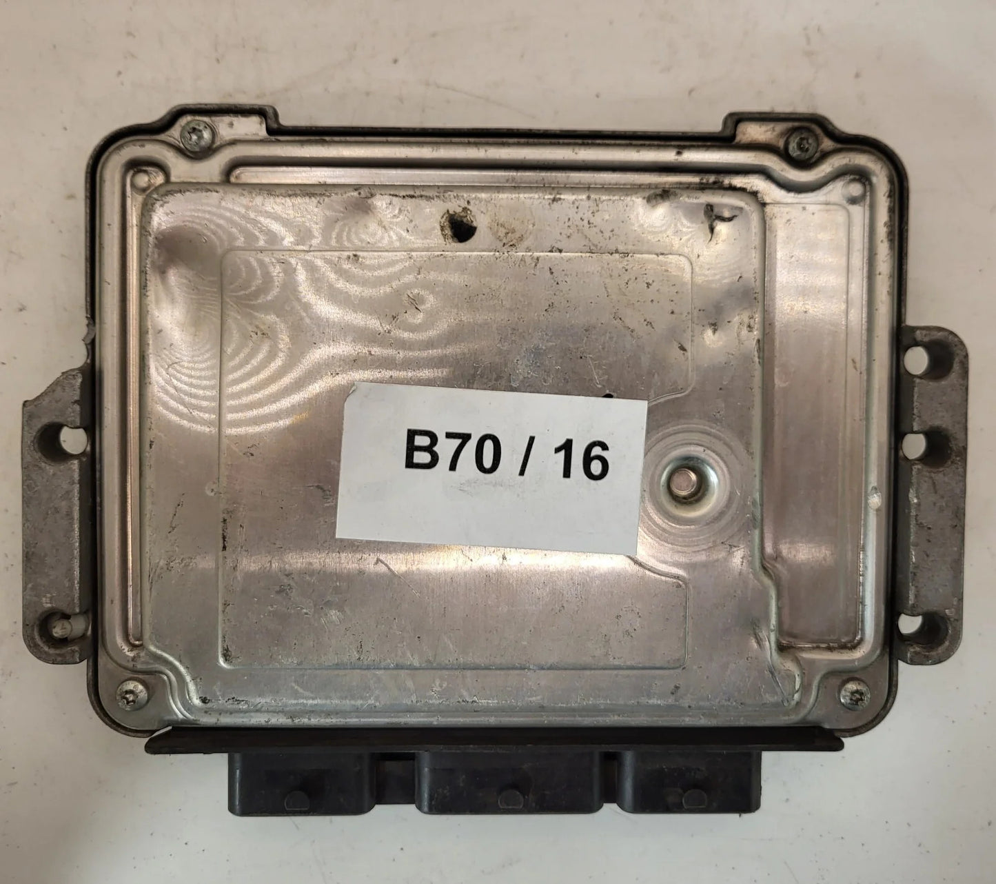 Ford ECU / 4M51-12A650-YD / 0281011701 / 7AMD / BOSCH