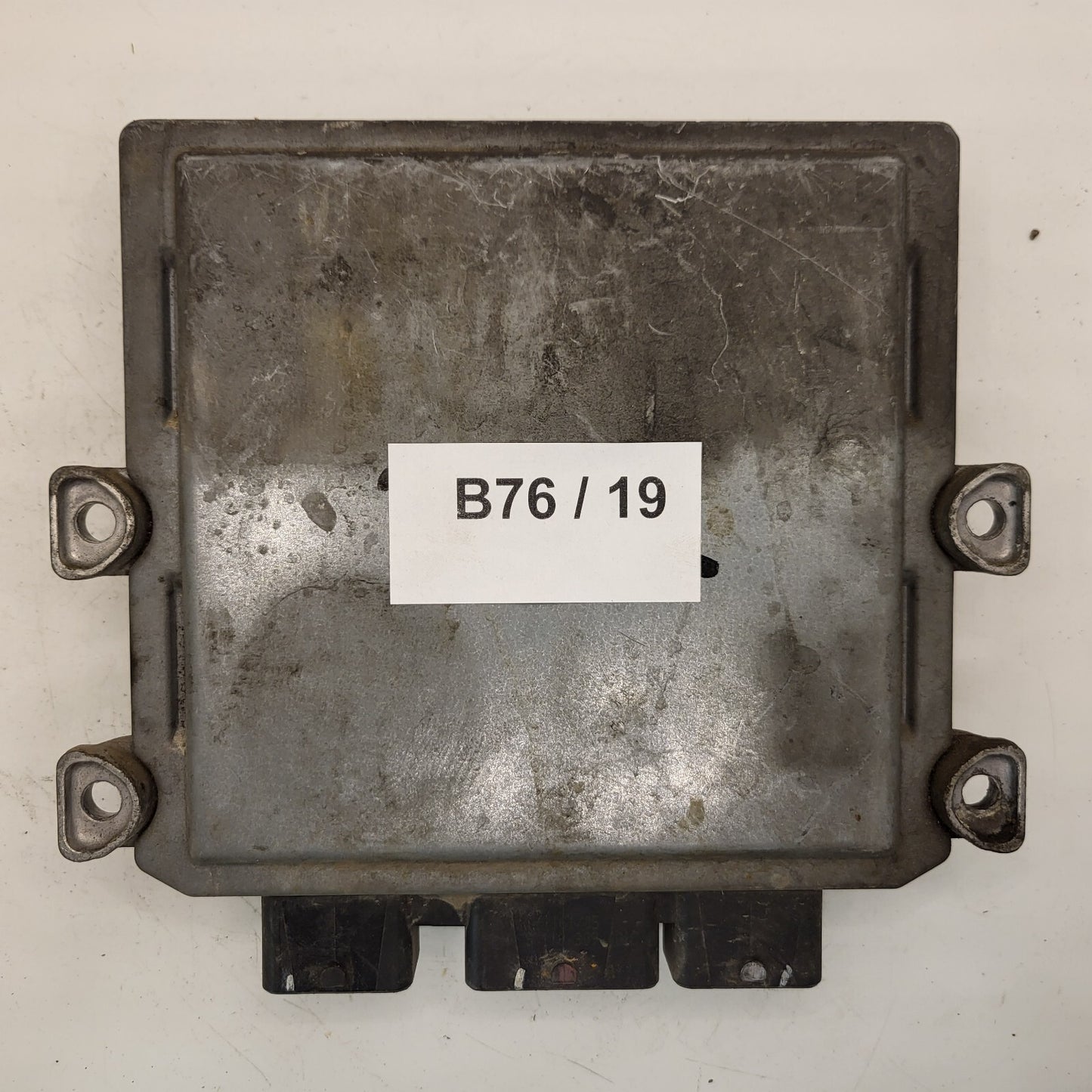 FORD FIESTA ECU / 3S61-12A650-HD / 5WS40079C-T / 2GND / SID804 / SIEMENS