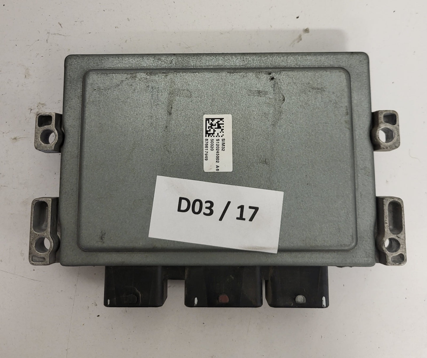 Renault Twingo ECU / S120200113A / 82007747 / 8200700695 / S120200113 / SIM 32
