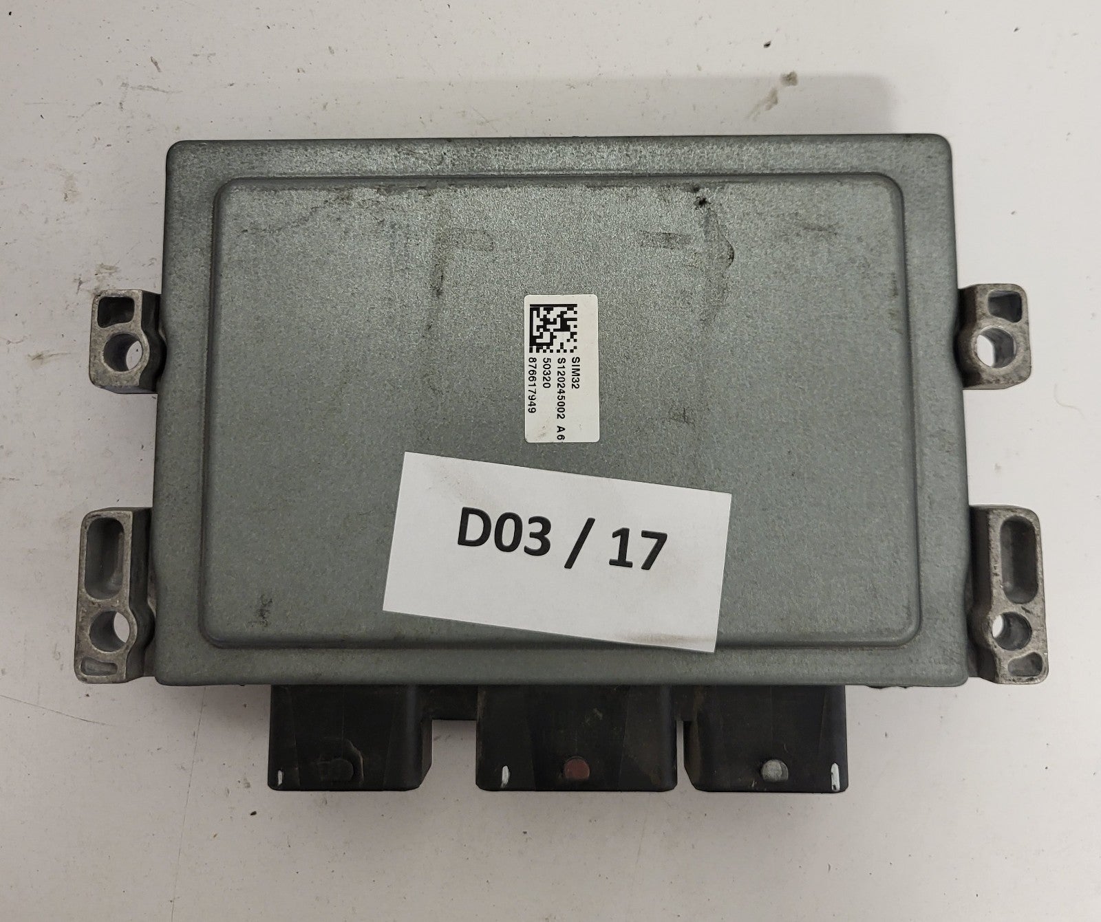 Renault Twingo ECU / S120200113A / 82007747 / 8200700695 / S120200113 / SIM 32