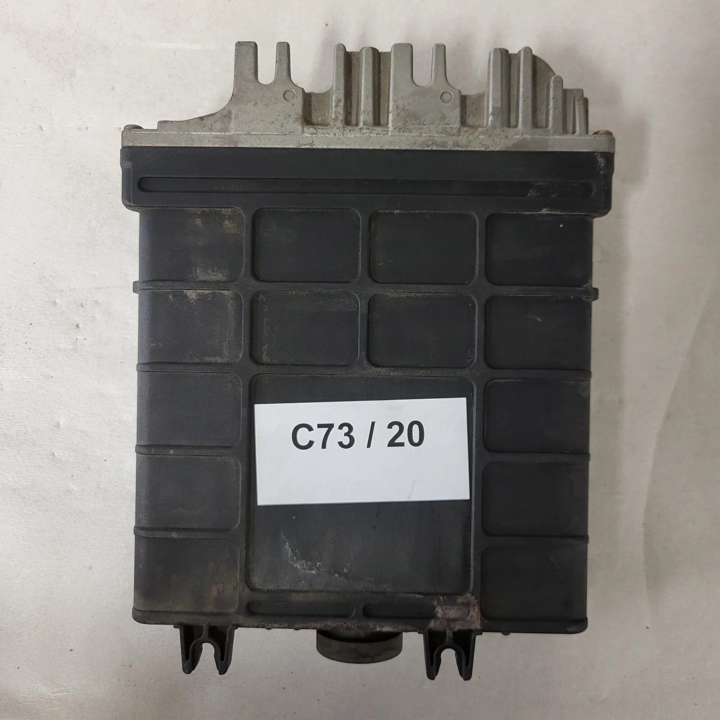 VW GOLF 3 ECU / 02161203729/730 / 037906258AQ / BOSCH