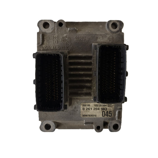 FIAT PUNTO ECU / 0261204983 / 1037352994 / 00467826310 / BOSCH