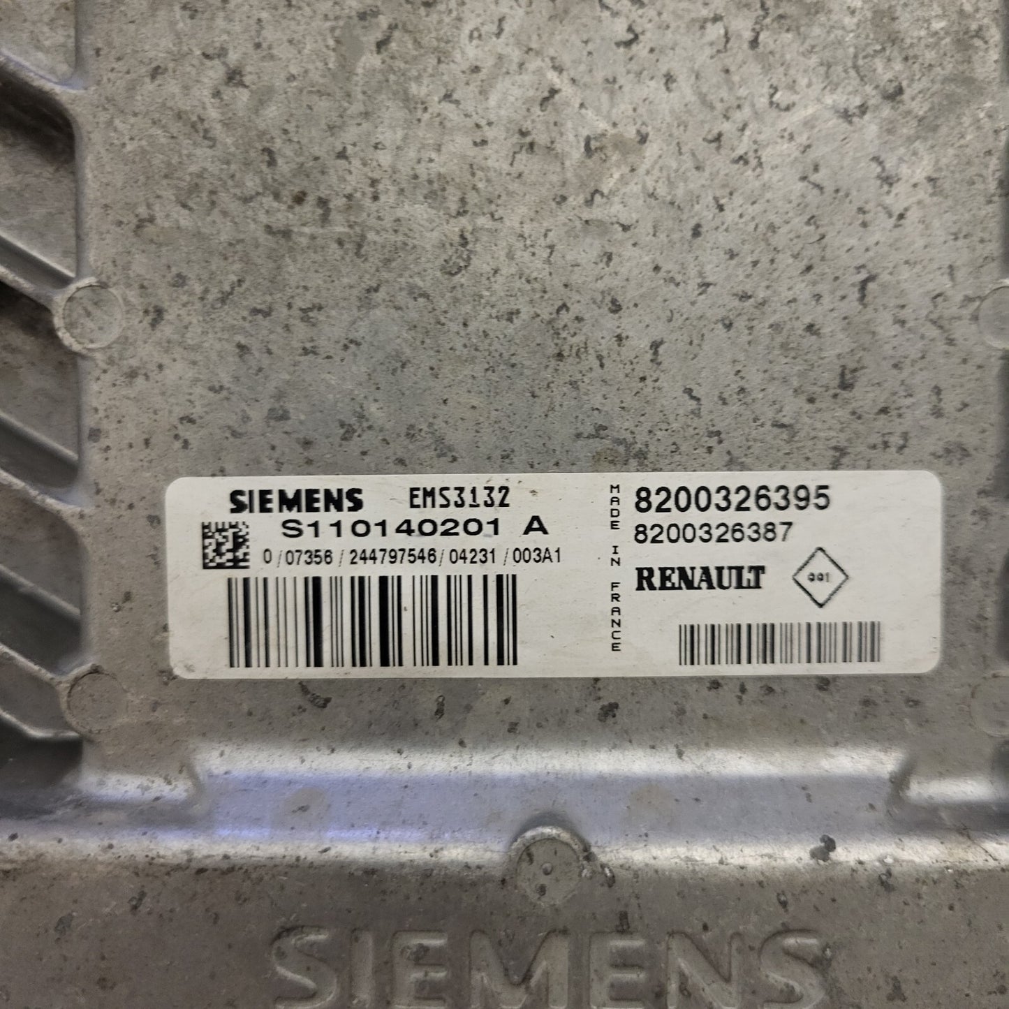 RENAULT CLIO ECU / S110140201A / EMS3132 / 08200326395 / 8200326387 / SIEMENS