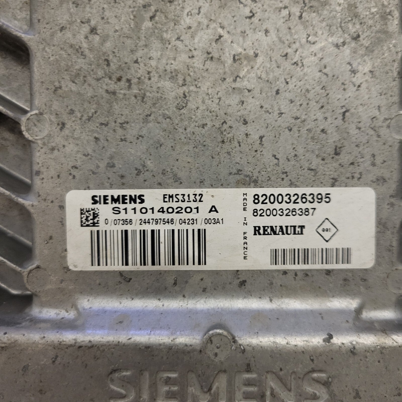 RENAULT CLIO ECU / S110140201A / EMS3132 / 08200326395 / 8200326387 / SIEMENS