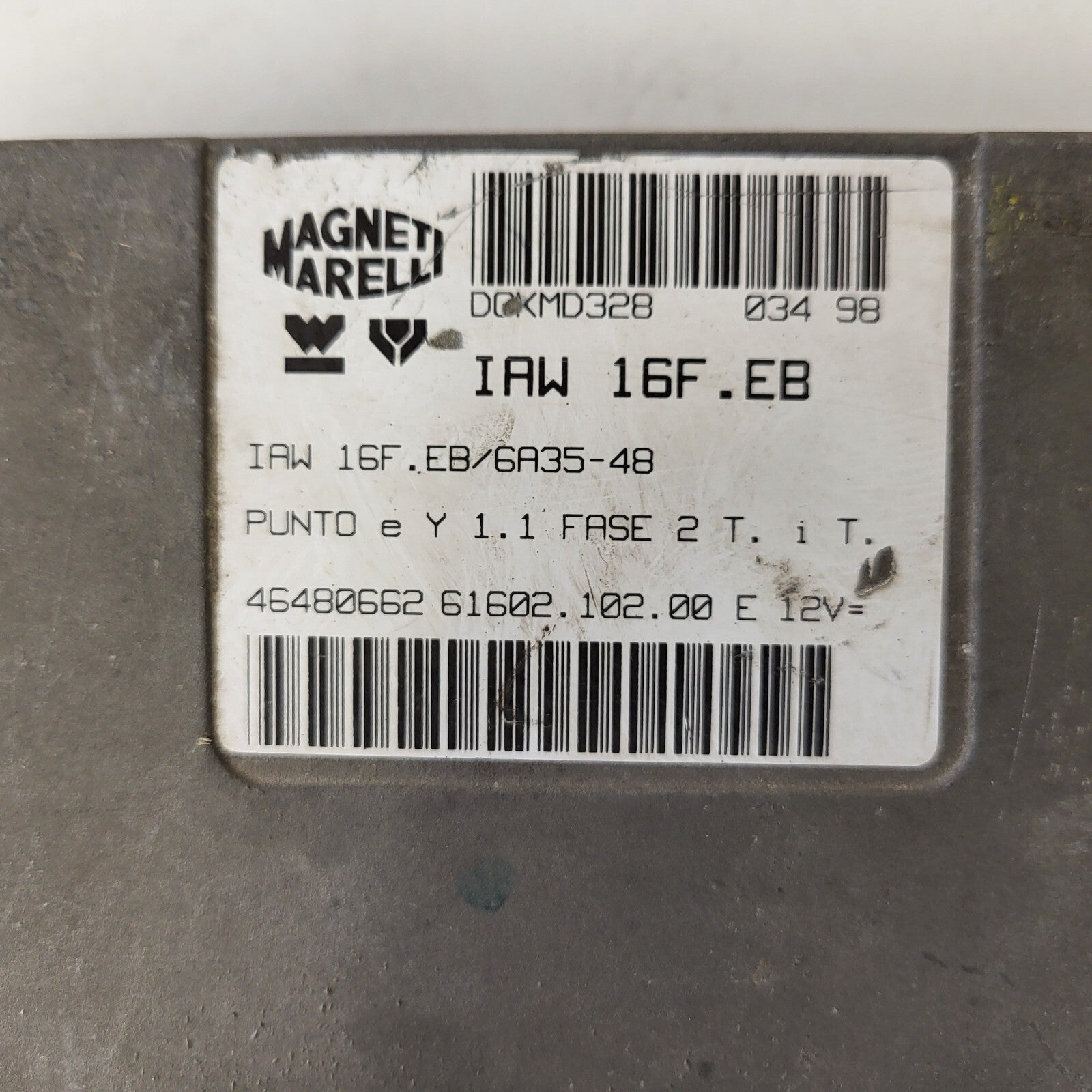 FIAT PUNTO LANCIA Y 1.1 ECU / IAW 16F.EB / 46480662 / 61602.102.00 E / MAGNETI M