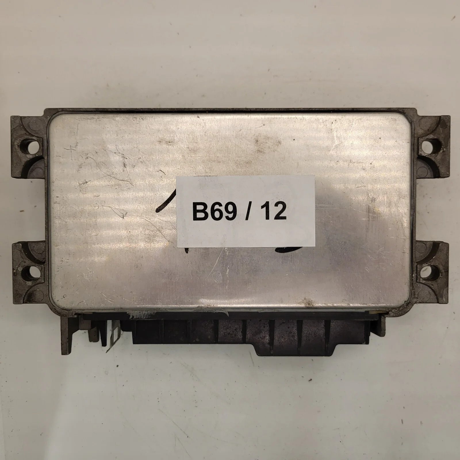 Fiat Punto 1.1 ECU / IAW 16F.EB / 7795574 / 61602.063.01 / MAGNETI MARELLI