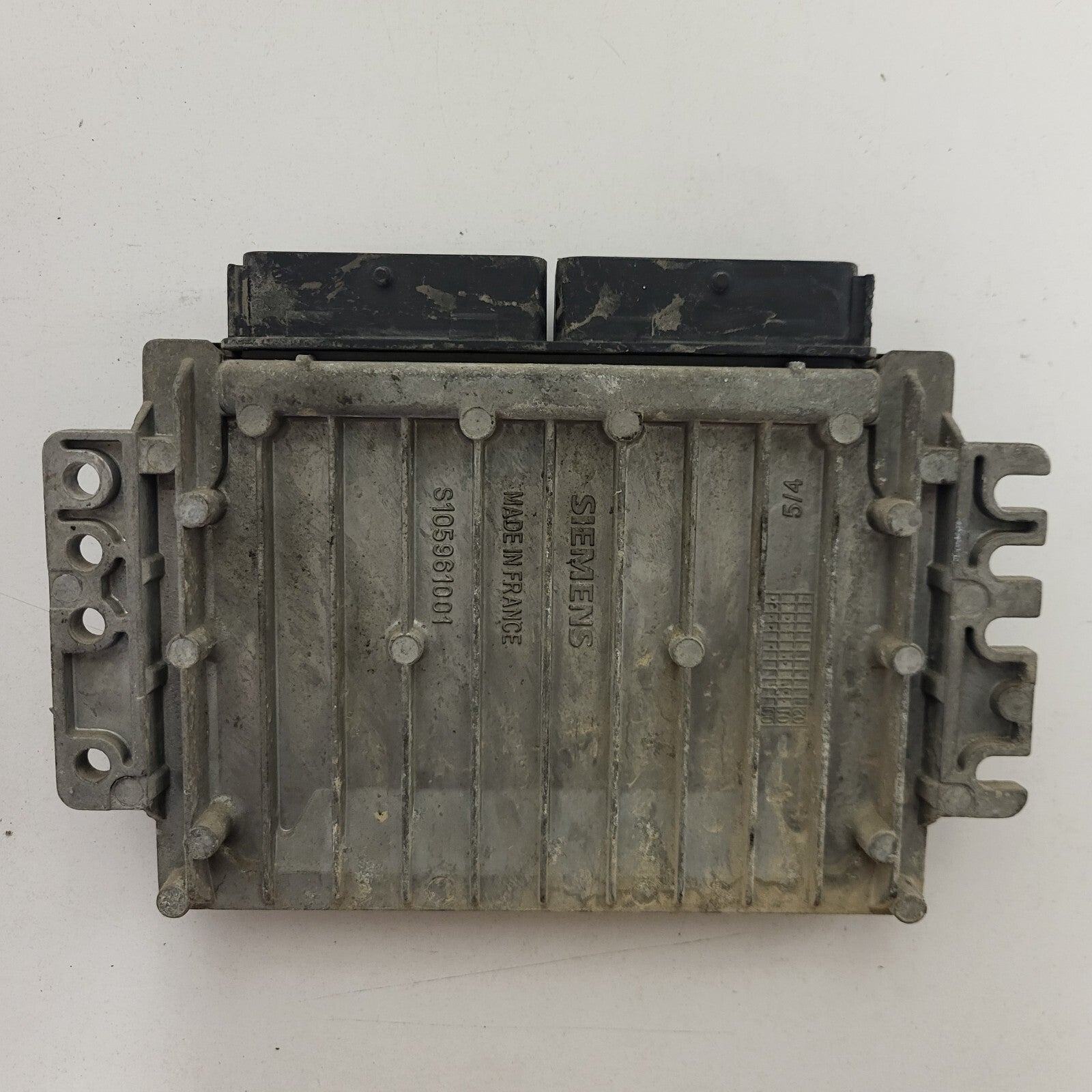 Renault ECU / S110138000 / 8200059086 / 8200044437 / S110138000C / SIRIUS 32N