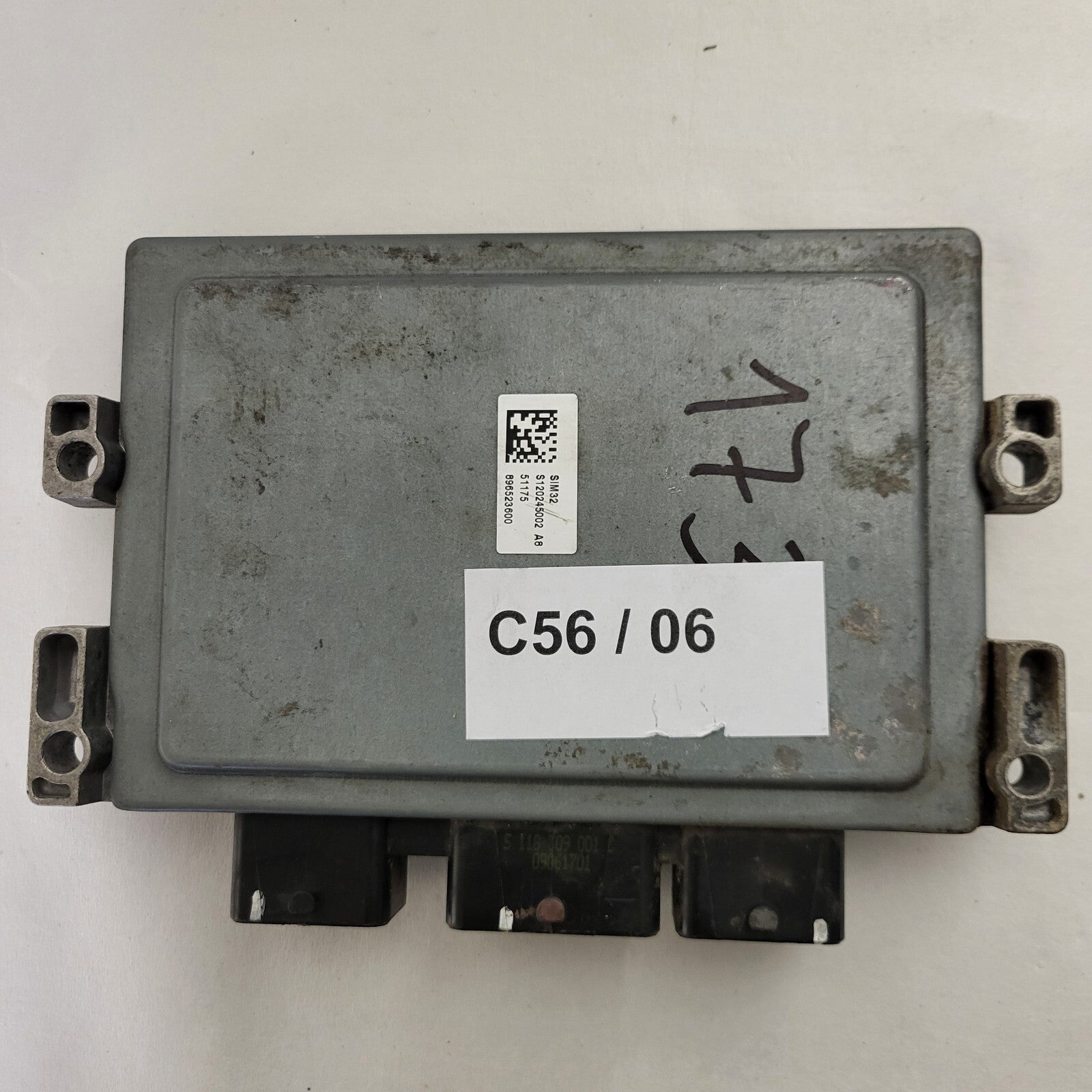 RENAULT MODUS ECU / S120200102 / S120200102B / SIM 32 / 8200414422 / 8200401568 