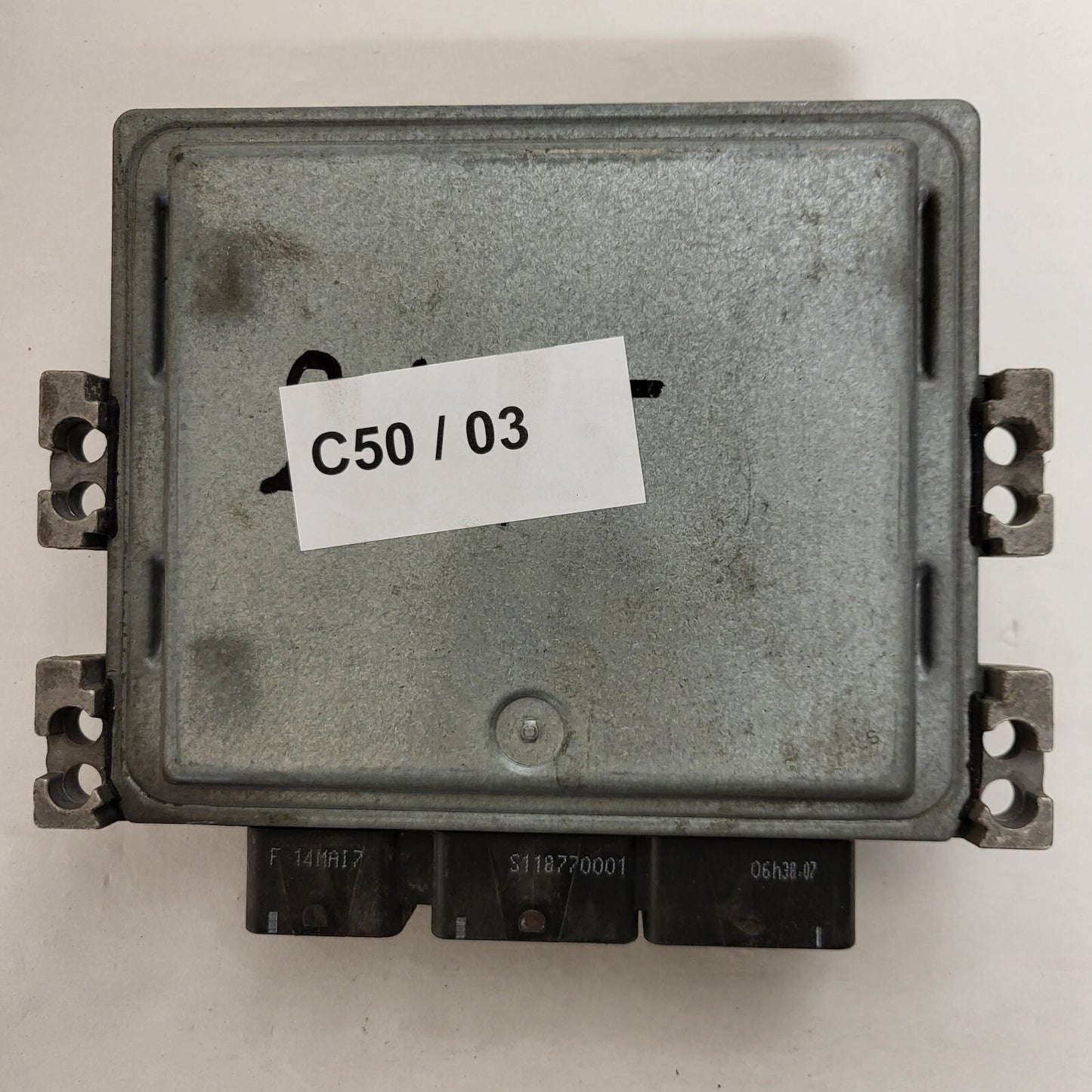 Renault ECU / S122326111A / S122326111 A / 8200766462 /8200592611 / SID301 / SIE