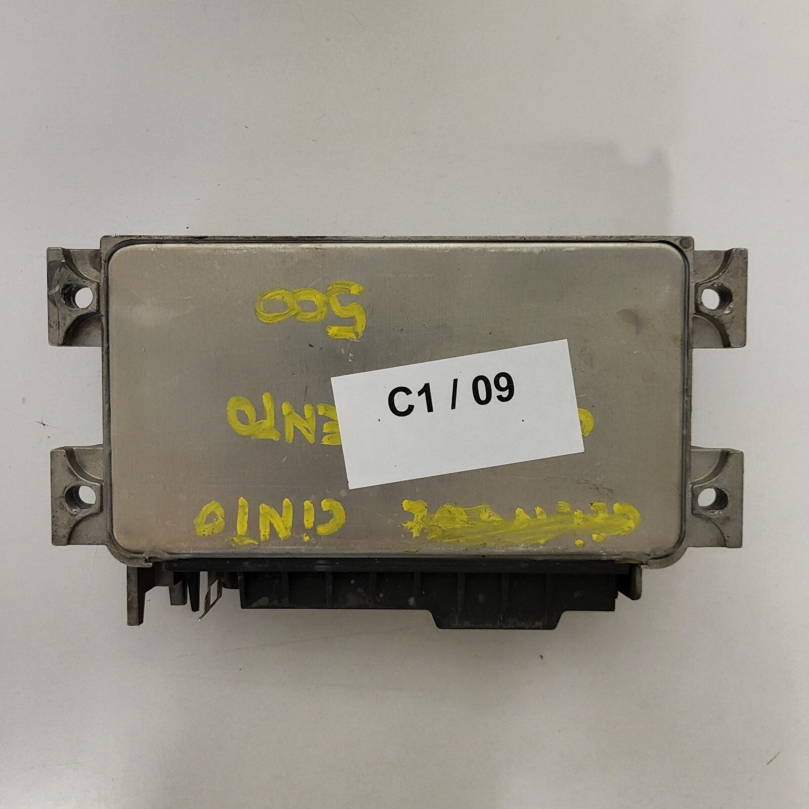 Fiat 500 0.9 ECU / IAW 16F.E0 / 46524180 / 61602.103.00 / MAGNETI MARELLI 
