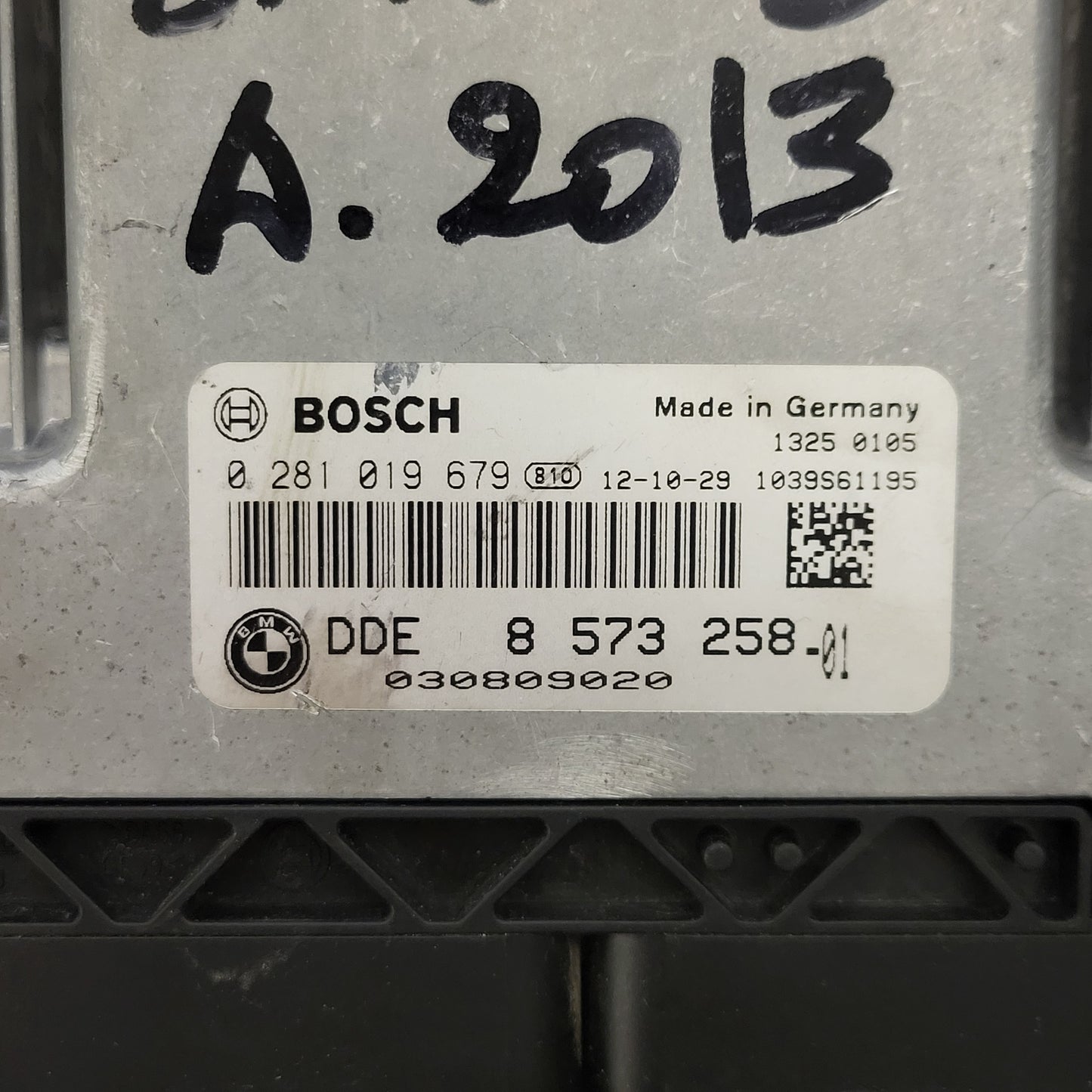 BMW F20 F30 ECU / 0281019679 / DDE8573258 / 8573258 / BOSCH