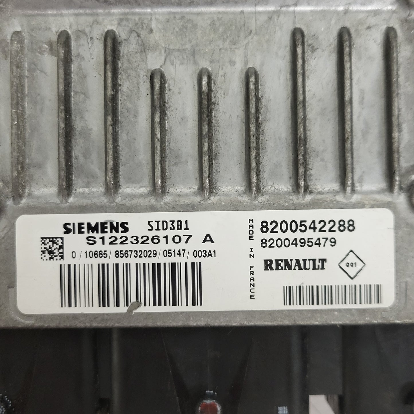 Renault ECU / S122326107 / S122326107A / 8200542288 / 8200495479 / SID301