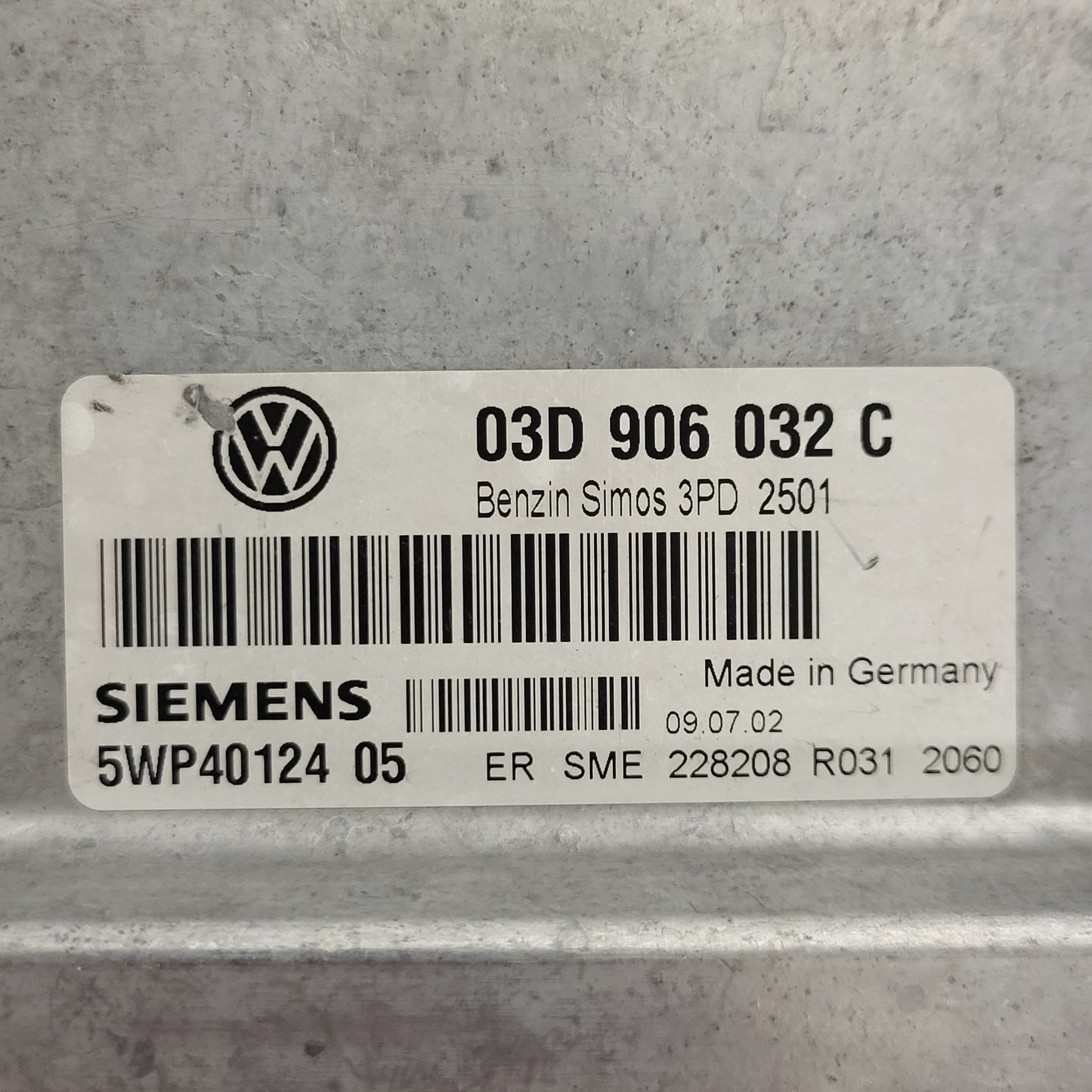 VW POLO ECU / 03D906032C / SIMOS 3PD / 5WP40124 05 / 03D906032 / SIEMENS