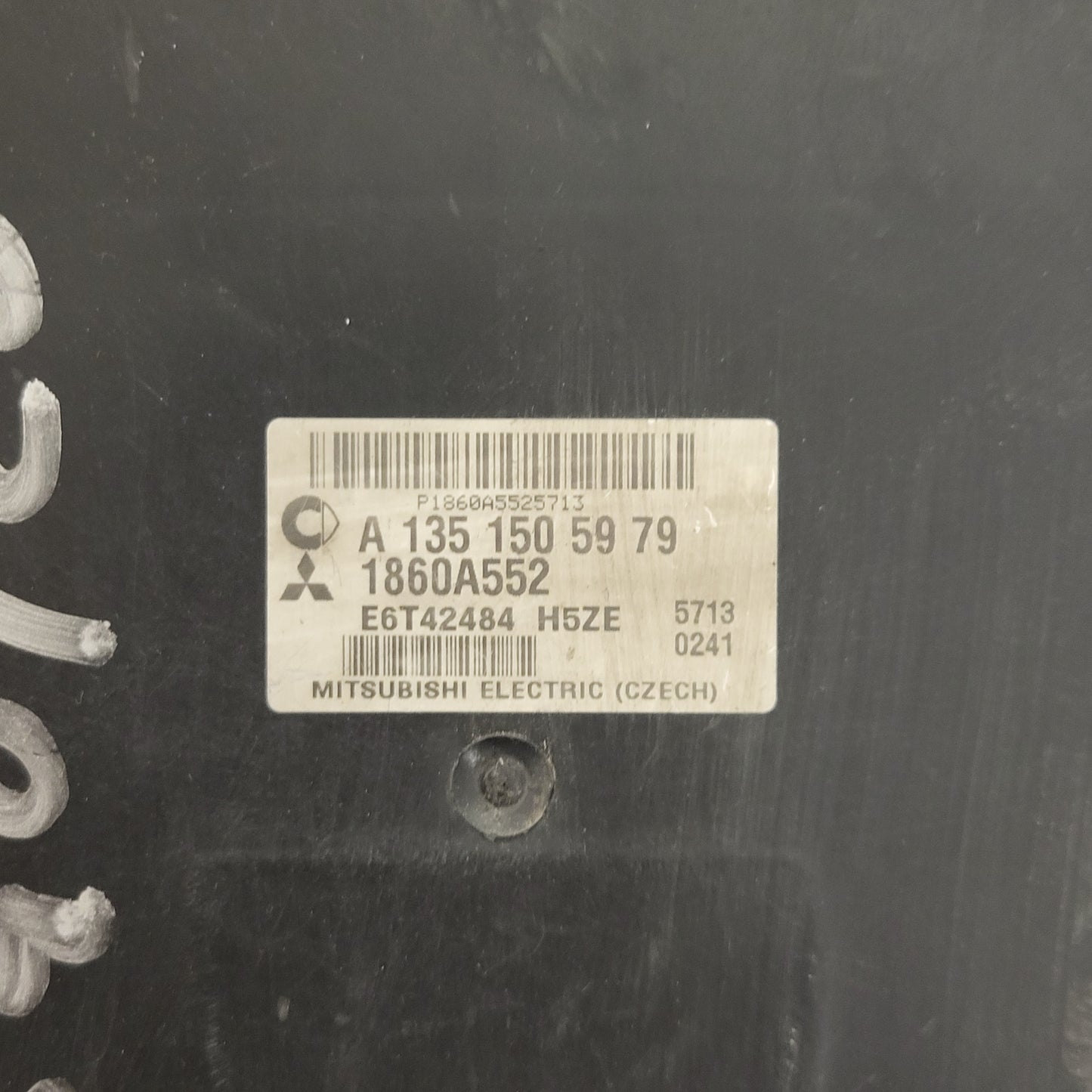 MITSUBISHI COLT ECU / A1351505979 / 1860A552 / E6T42484