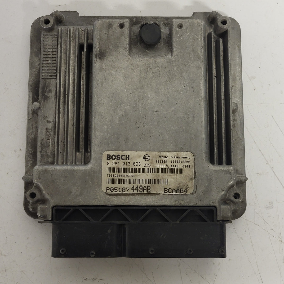DODGE CALIBER 2.0 CRD ECU / 0281013693 / P05187 449AB /  T00ED2006A0372 / BOSCH - B03-13 - 1