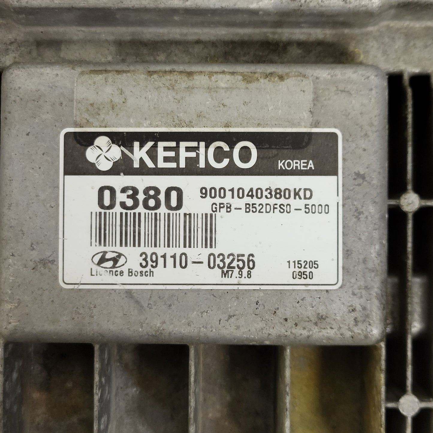 HYUNDAI I30 ECU / 39110-03256 / 9001040380KD /  GPB-B52DFS0-5000 / M7.9.8