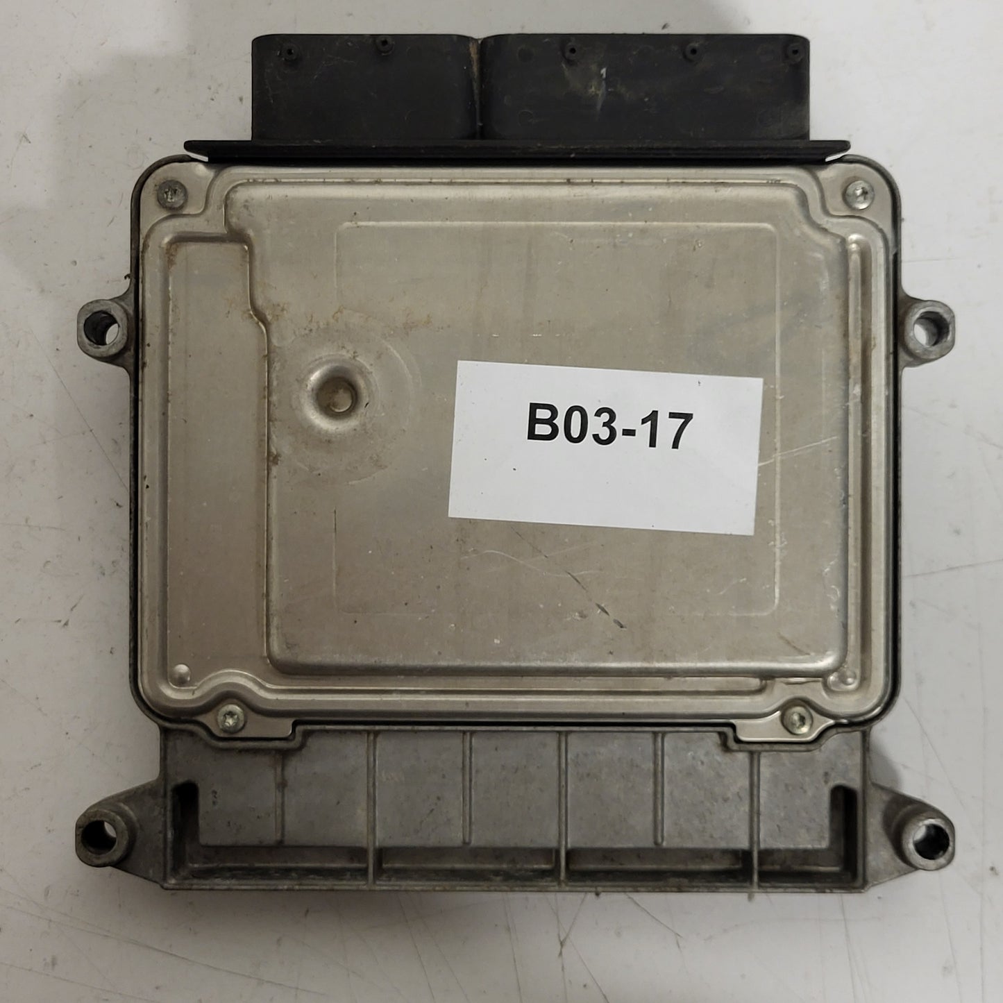 HYUNDAI I30 ECU / 39110-03256 / 9001040380KD /  GPB-B52DFS0-5000 / M7.9.8