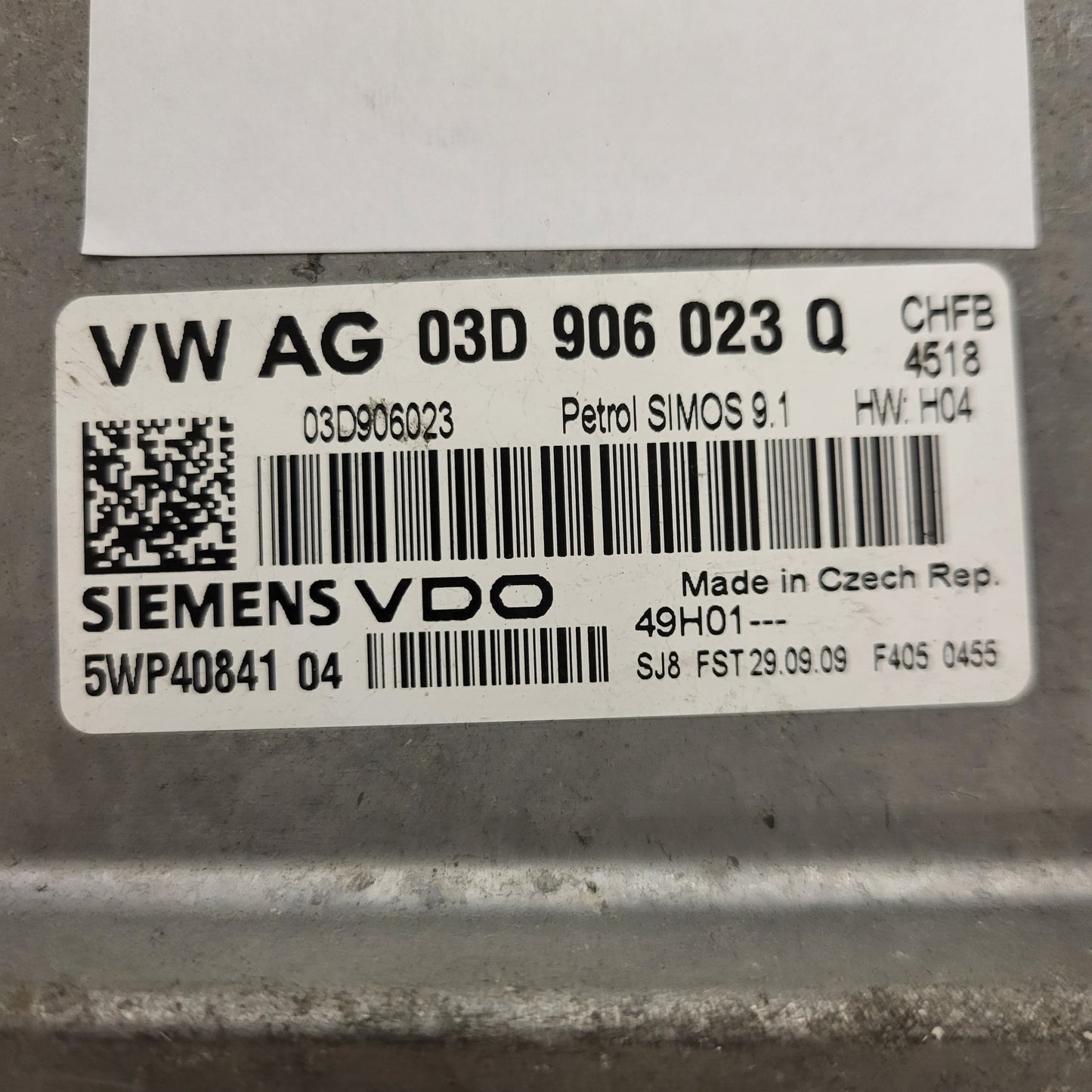 VW ECU / 03D906023Q / 5WP40841 04 / SIMOS 9.1 / SIEMENS