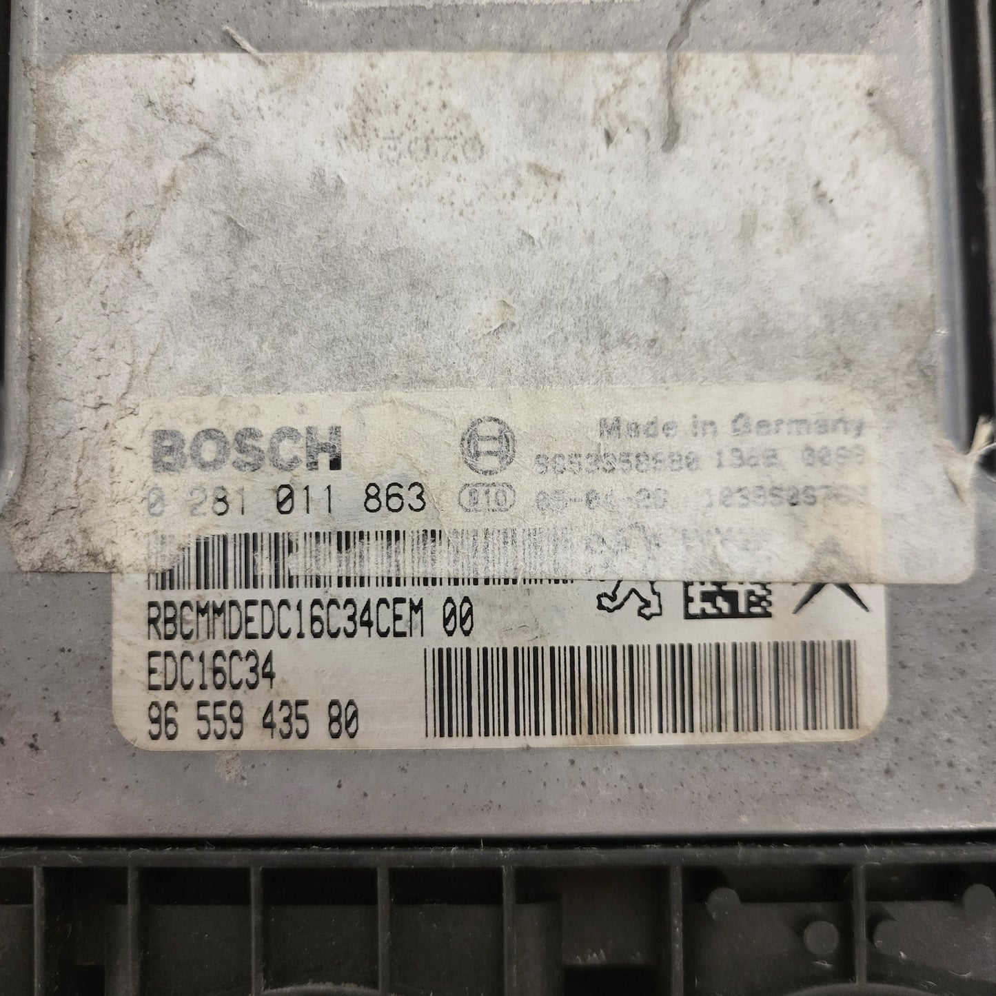 Peugeot Citroen ECU / 0281011863 / 9655943580 / 9653958980 / EDC16C34 / BOSCH