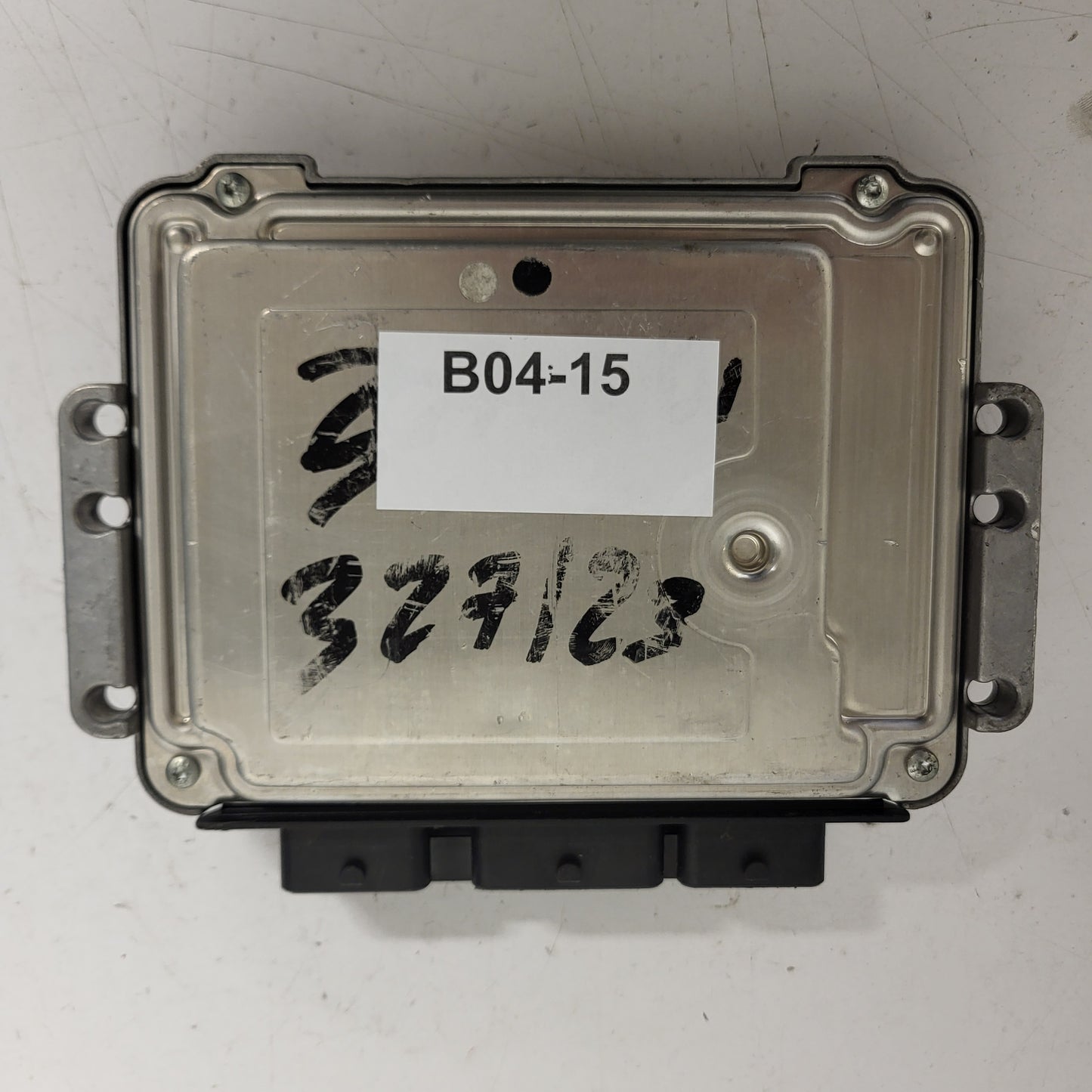 Peugeot Citroen ECU / 0281011863 / 9655943580 / 9653958980 / EDC16C34 / BOSCH