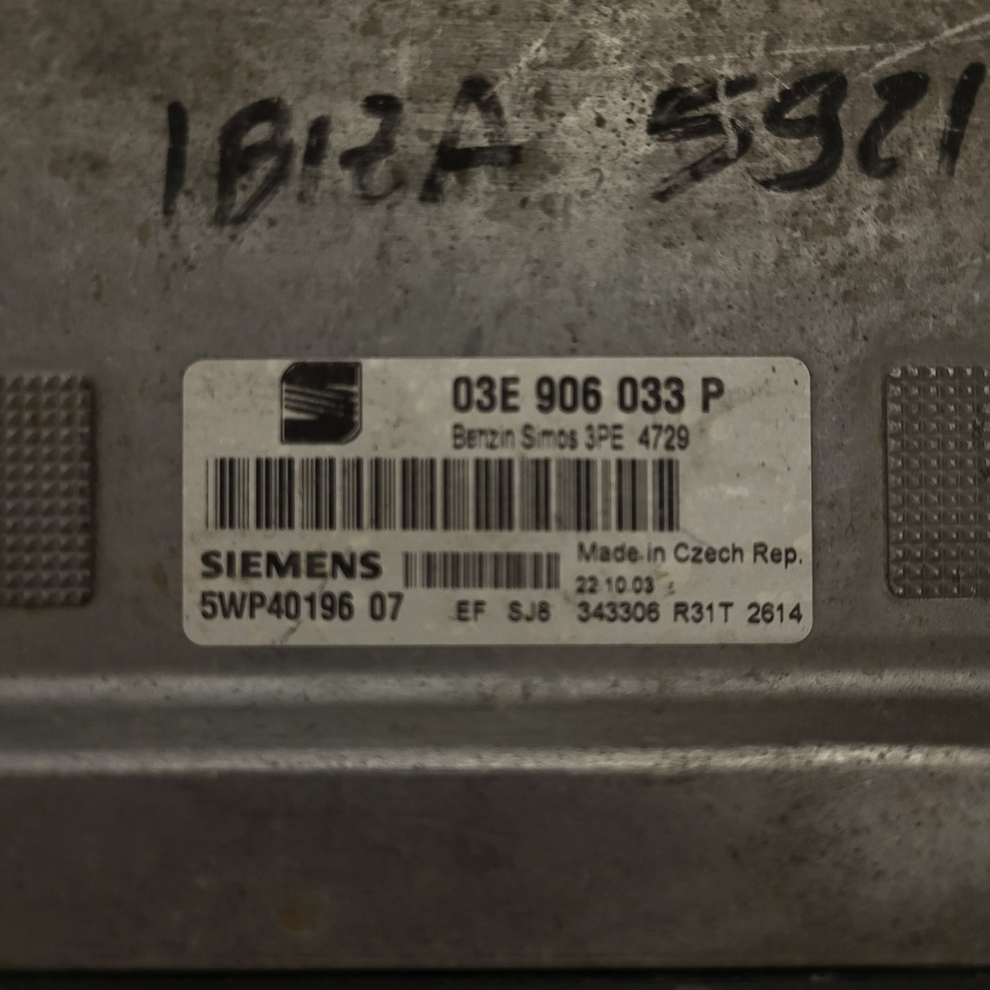SEAT IBIZA 1.2 ECU / 03E906033P / 5WP40196 07 / 5WP4019607 / SIEMENS