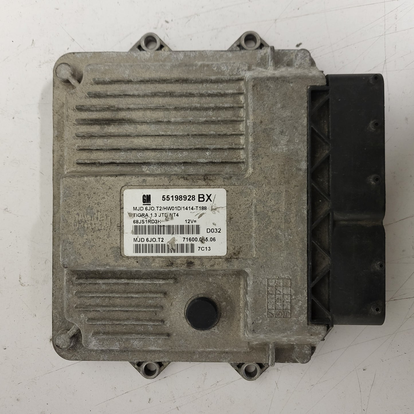 OPEL TIGRA 1.3 JTD NT4 ECU / FGP 55198928 / MJD 6J0.T2 / 7160006503 / MAGNETI