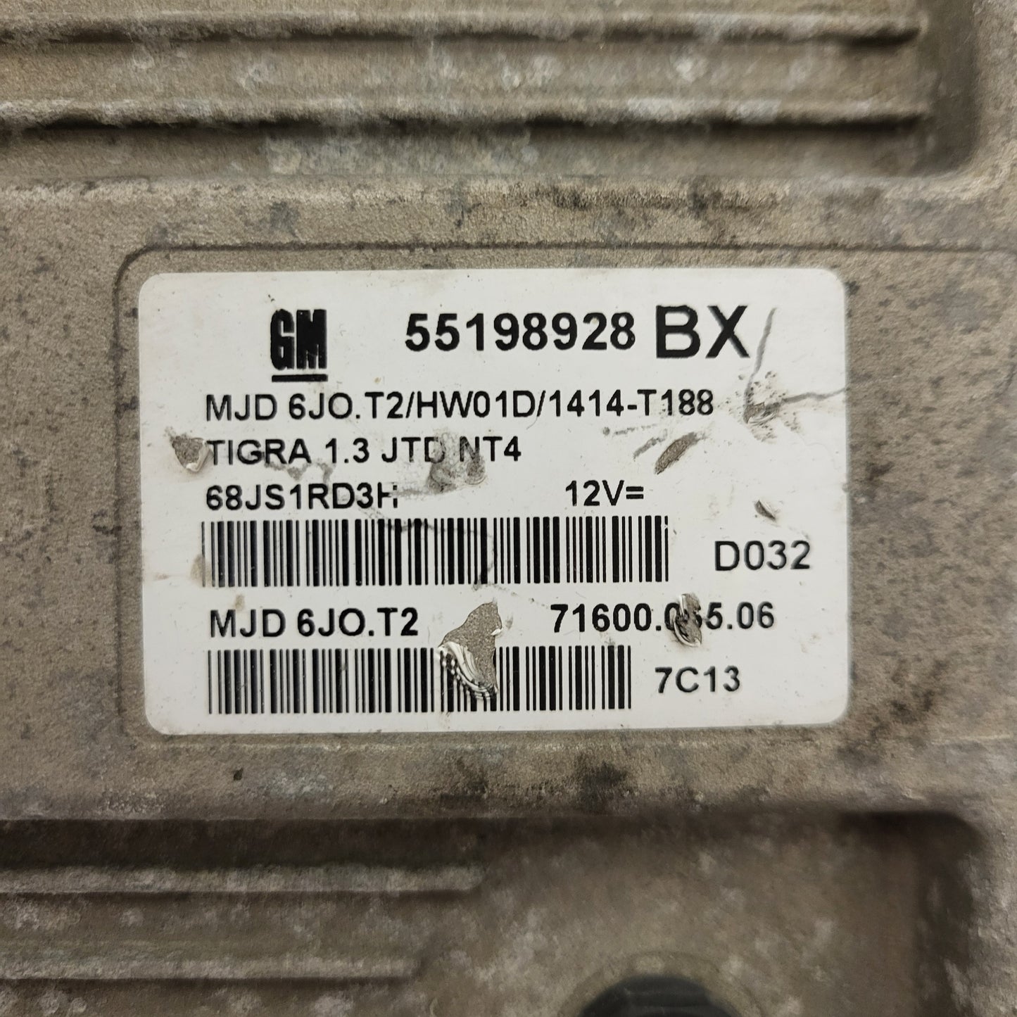 OPEL TIGRA 1.3 JTD NT4 ECU / FGP 55198928 / MJD 6J0.T2 / 7160006503 / MAGNETI