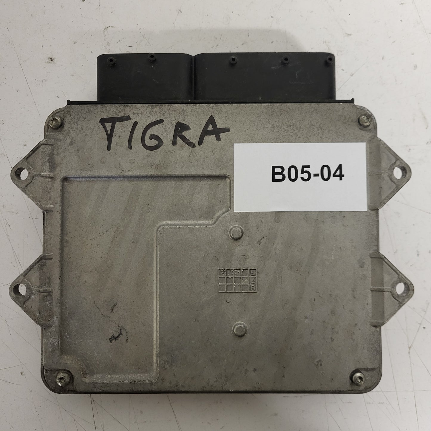 OPEL TIGRA 1.3 JTD NT4 ECU / FGP 55198928 / MJD 6J0.T2 / 7160006503 / MAGNETI