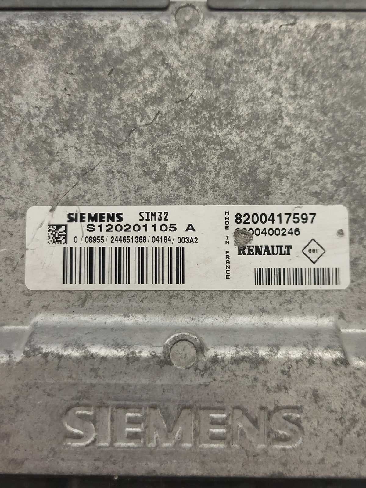 RENAULT ECU / S120201105 / S120201105A / SIM32 / 8200417597 / 8200400246 - B05-17 - 2
